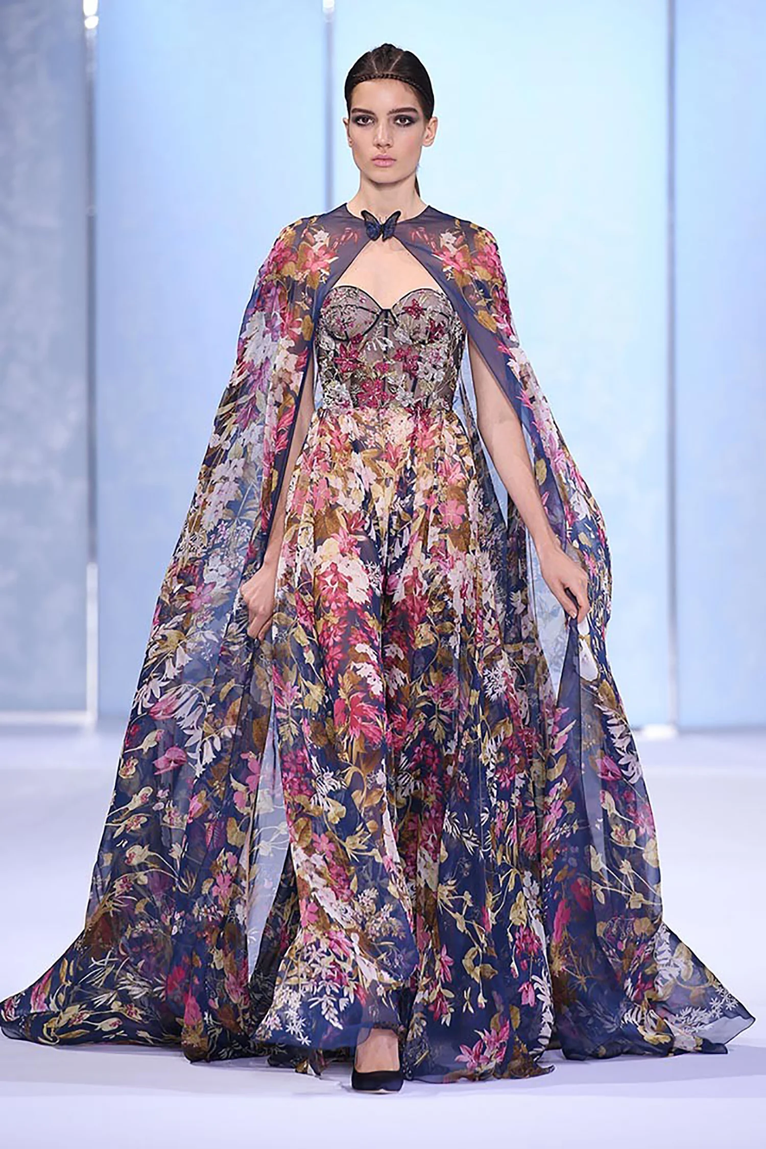 ralph-_-russo-aw16--look-01-thumb.jpg