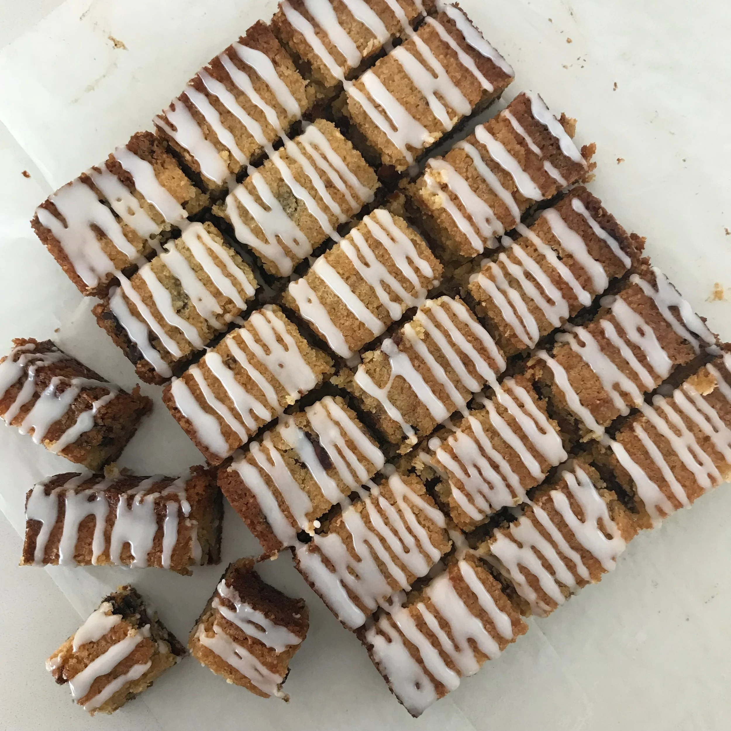 GLUTEN-FREE DATE SLICE