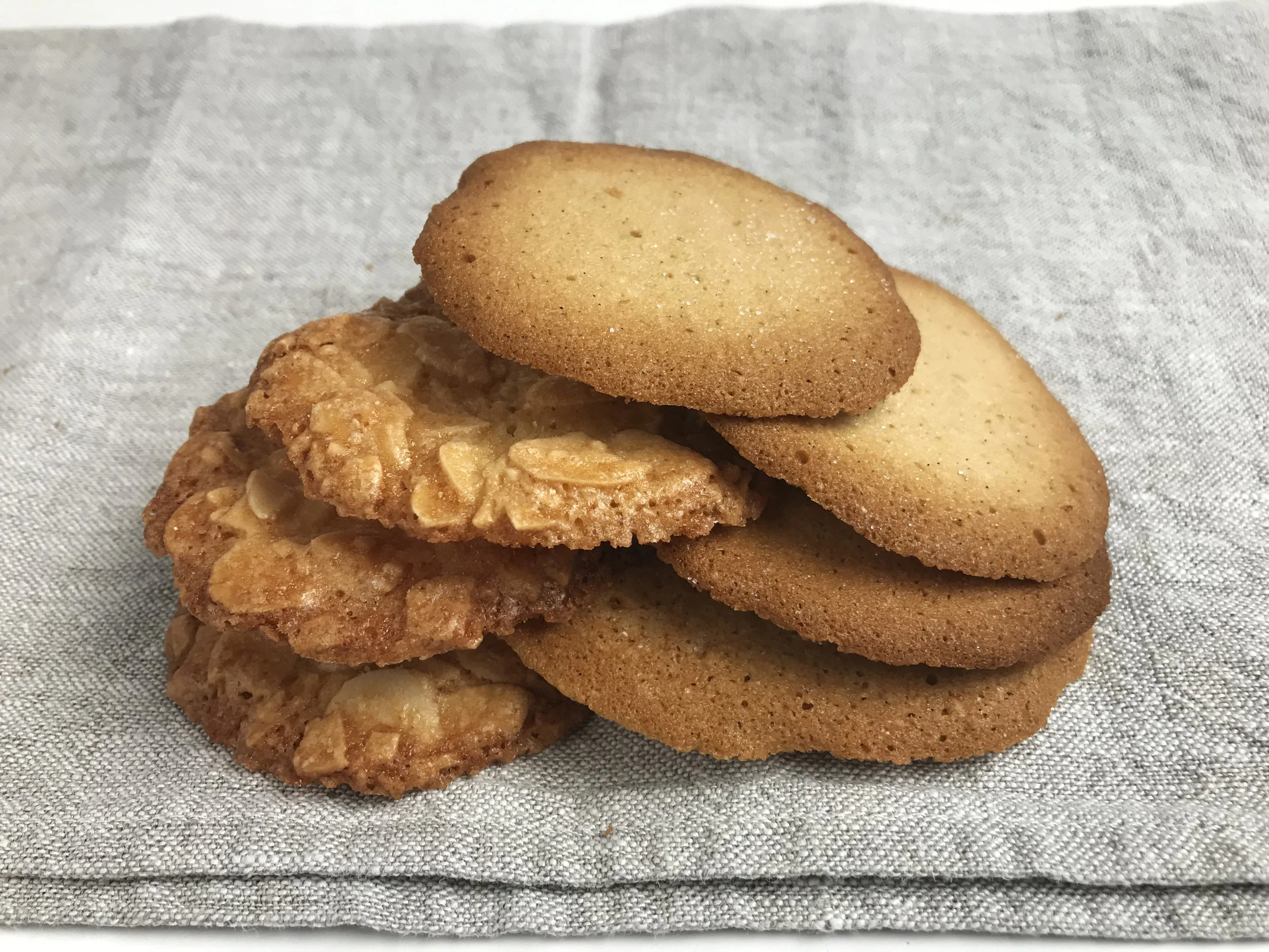 GLUTEN-FREE CARDAMOM AND GLUTEN-FREE ALMOND CRISPS