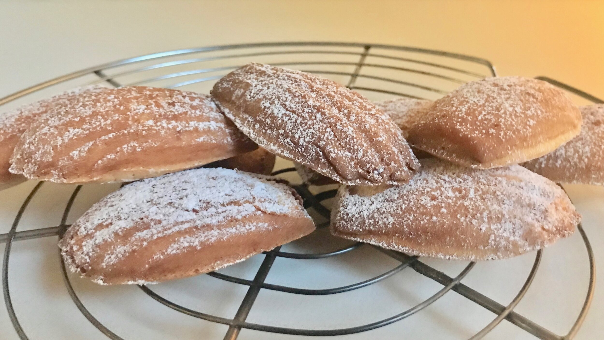 GLUTEN-FREE MADELEINES