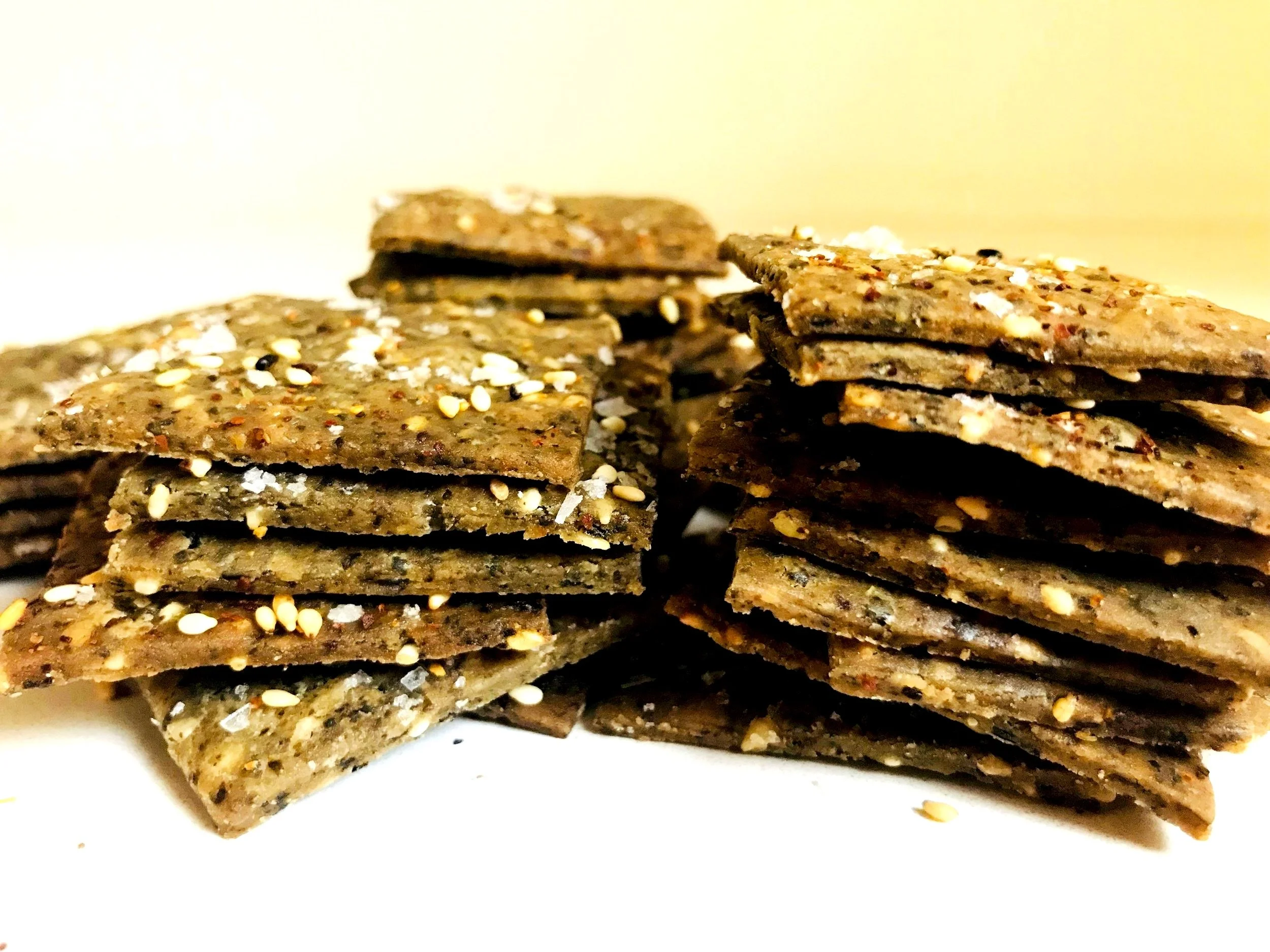SEAWEED AND SESAME CRACKERS