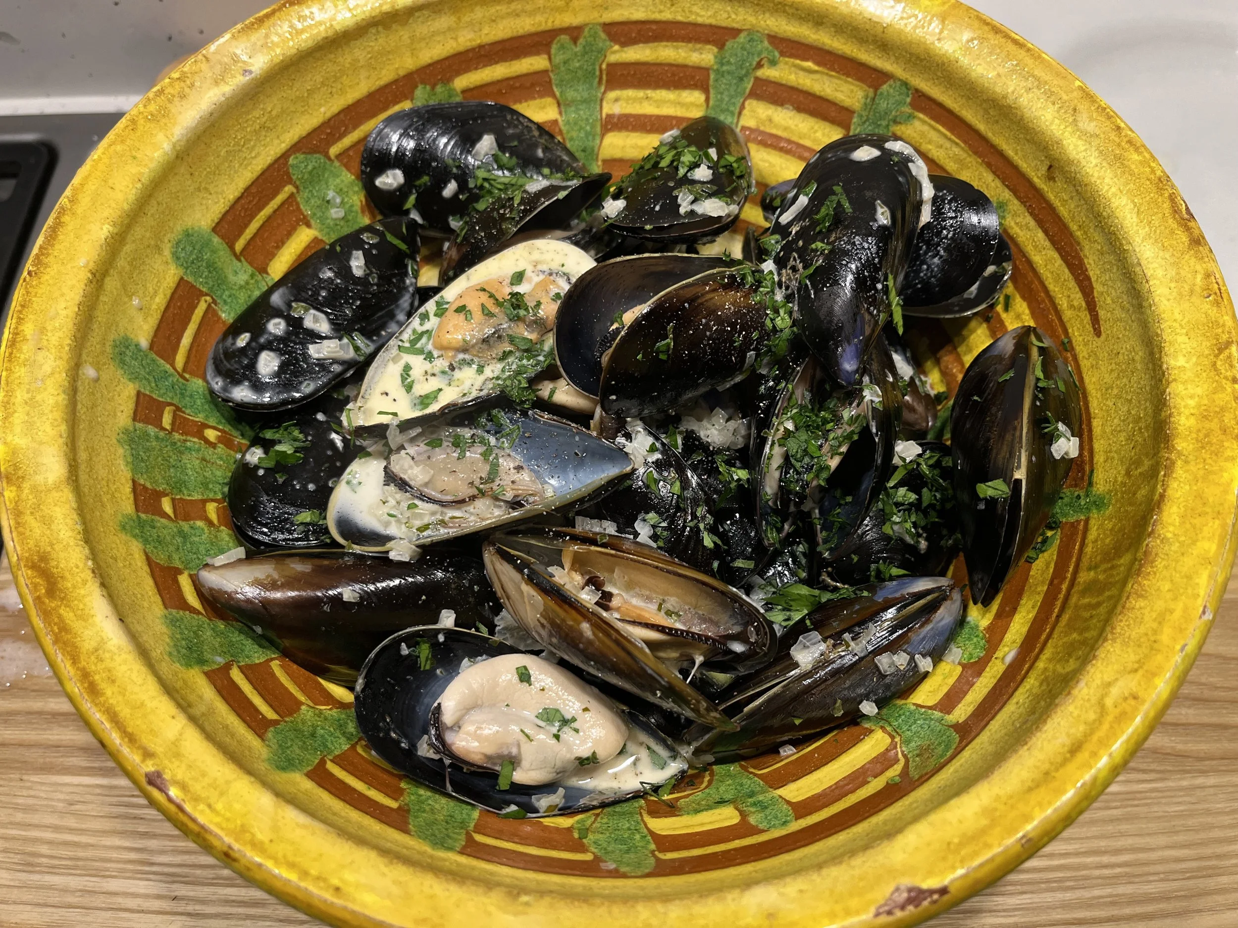 MUSSELS IN CIDER AND CREAM
