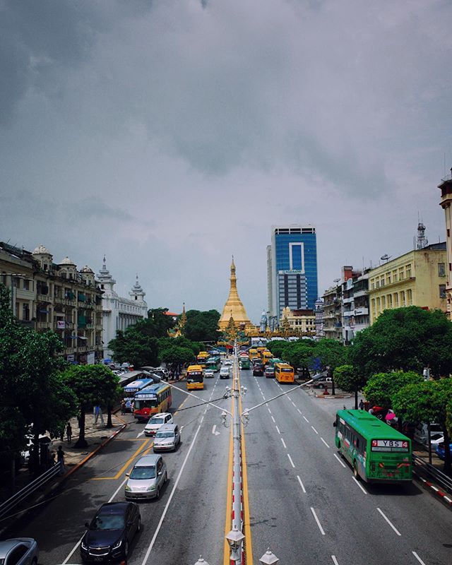 Sule Pagoda, Yangon.
.
.
.
.
.
#pagoda #film #instagood #cinematography #cinema #art #photography #filmmakers #setlife #production #bts #cinematic #color #storytelling #composition #moment #panasonic #gh5 #yangon #myanmar #passionpassport #travel #st