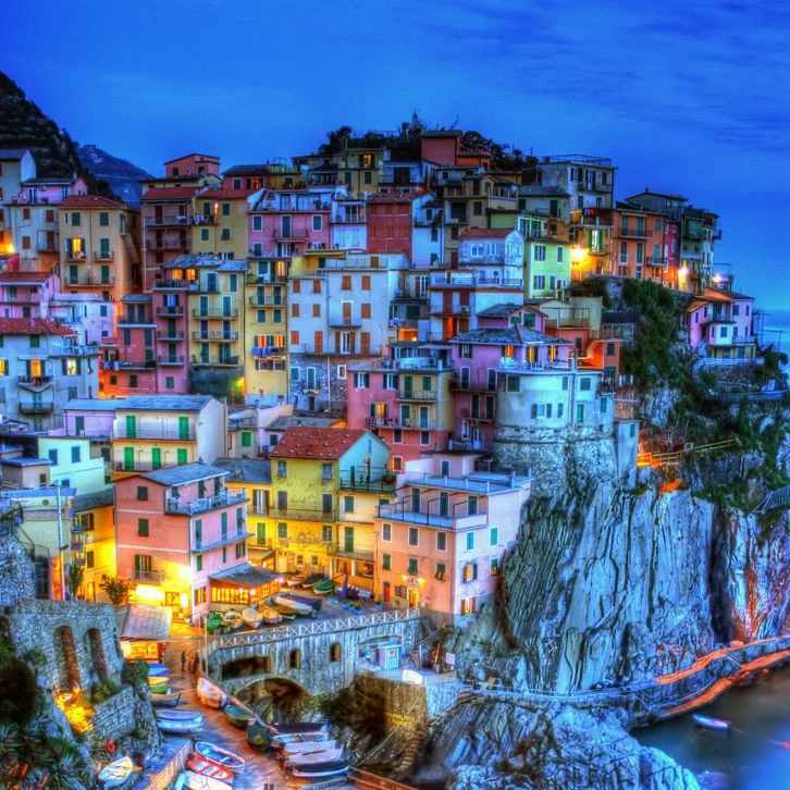 5 Destinations for a Honeymoon in Lights