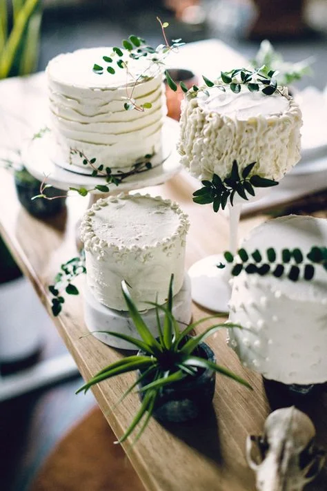 OUR FAVE WHITE DECOR FOR ANY SEASON