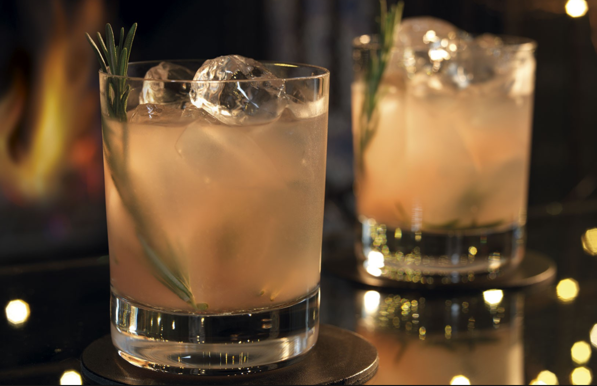 4 WINTER COCKTAILS TO IMPRESS YOUR GUESTS 