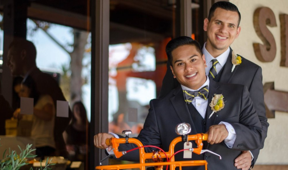 IN THEIR OWN "CHEERS": MARCELINO AND EDWIN
