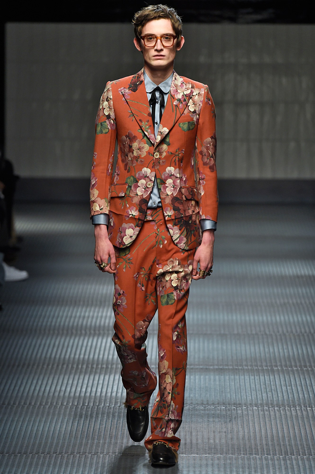 gucci suit for mens