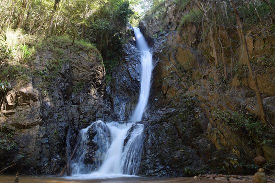 mae-yen-waterfall.jpg