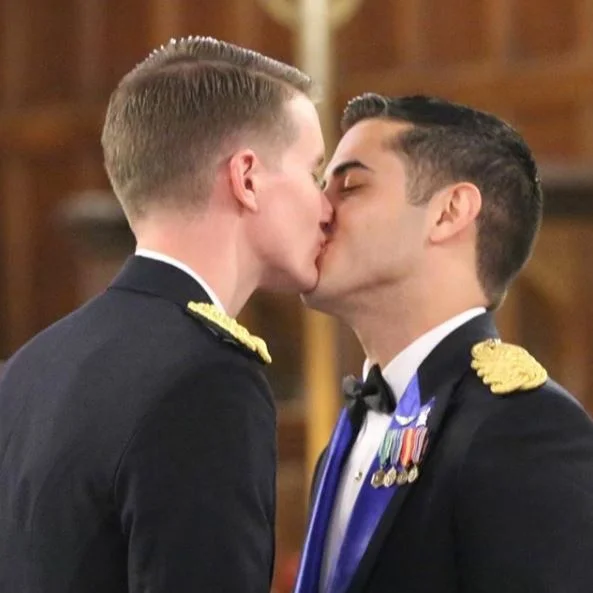 kiss.JPG