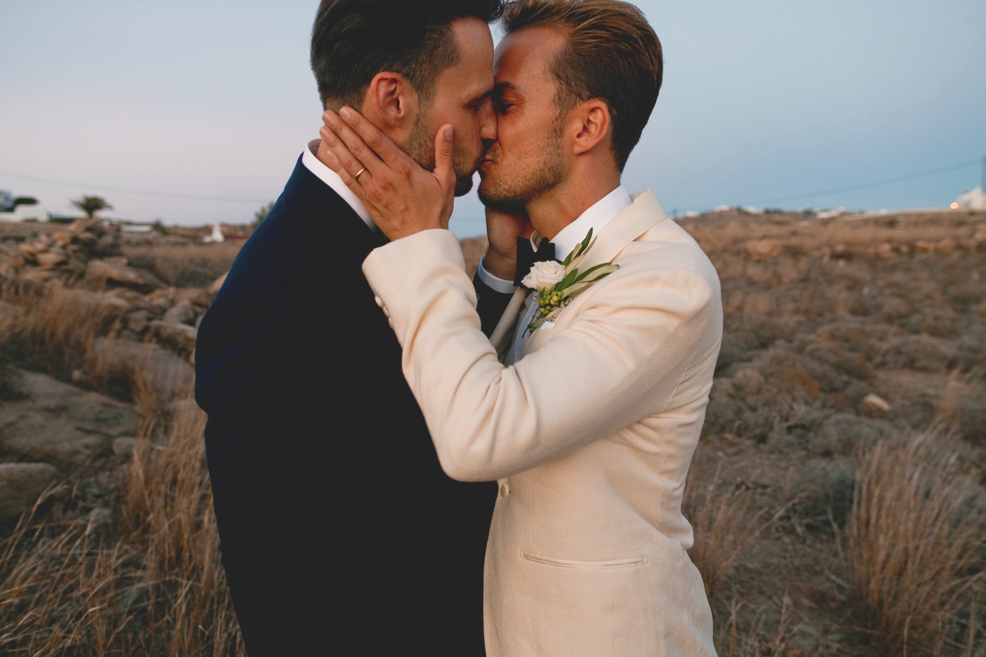 NICHOLAS & KARSTEN