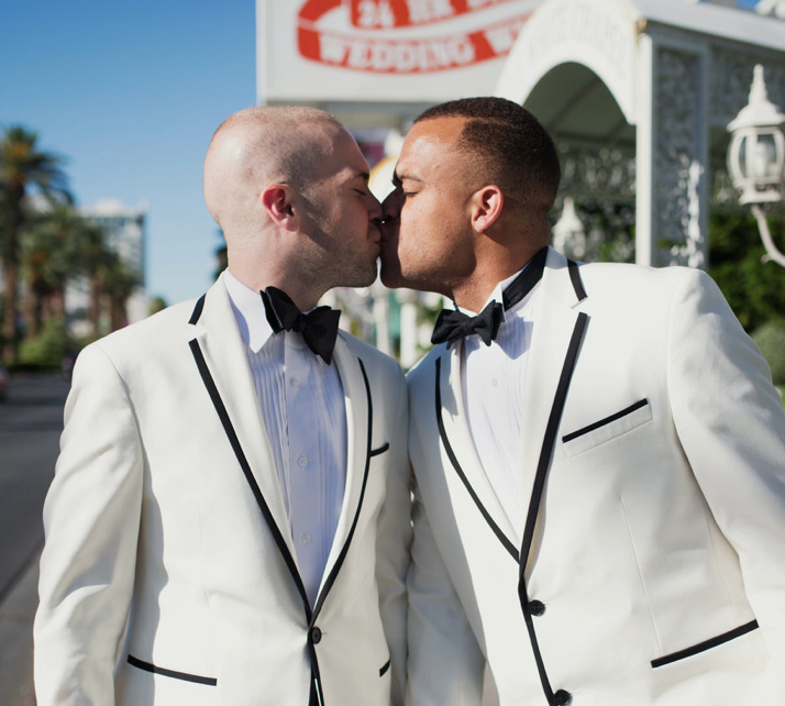 Lane &amp; Ryan: A Las Vegas Little White Chapel Wedding