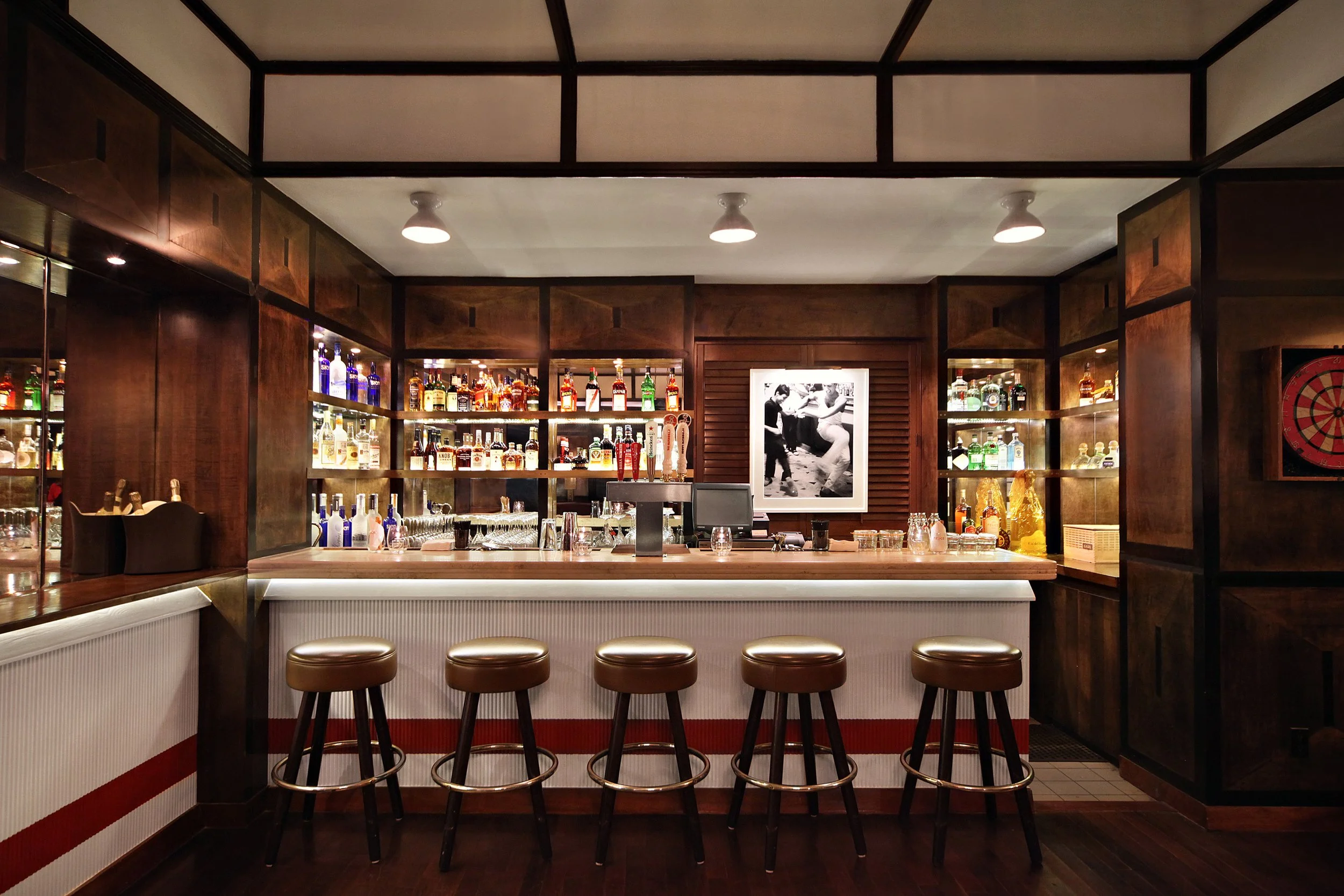 LGATG_P0058_Felice_Upper_Bar.jpg
