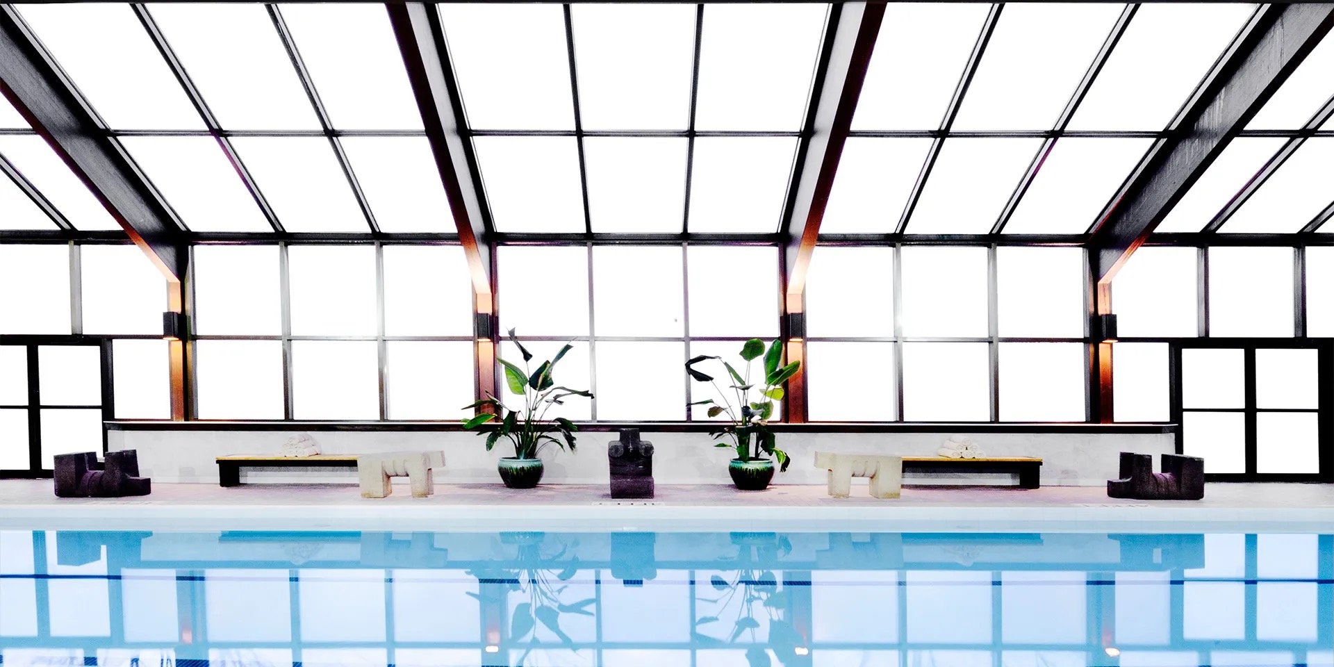 02_Experiences_spa-indoor-pool-detail-hero.jpeg