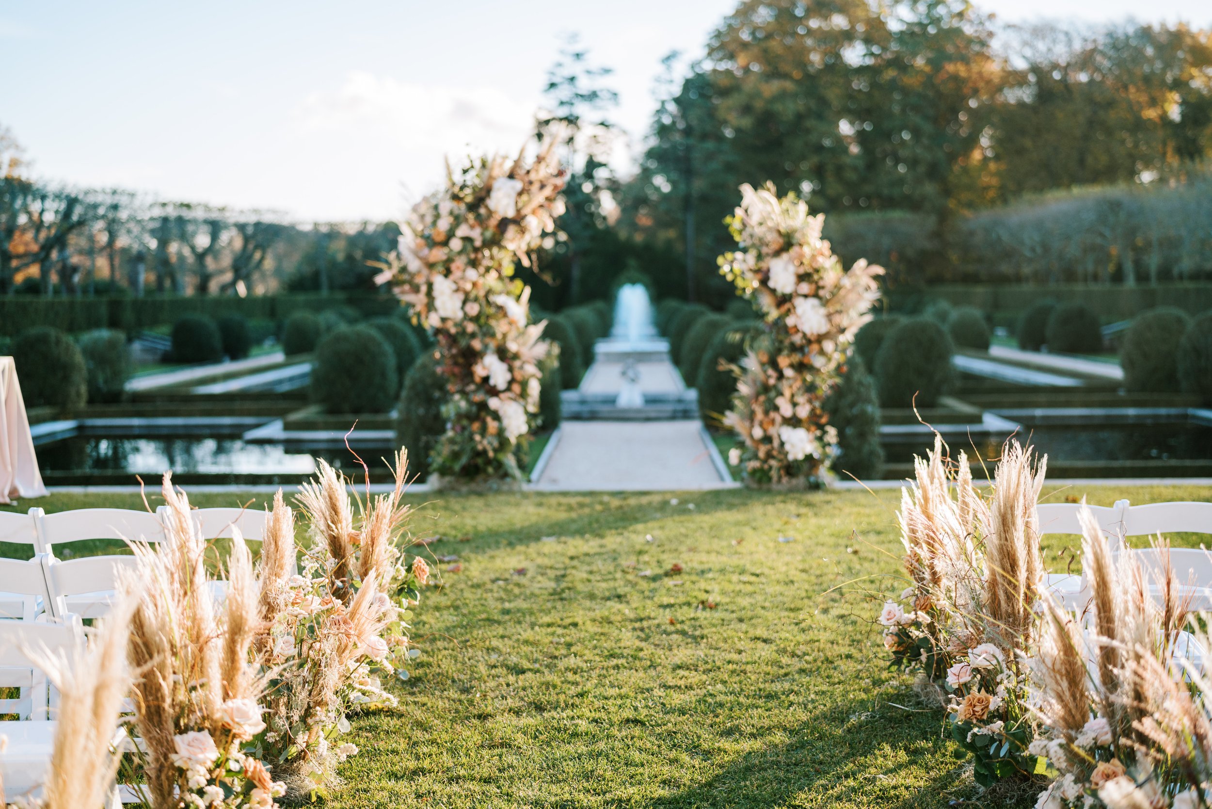 ceremony_aisle_sahara_green7.jpg