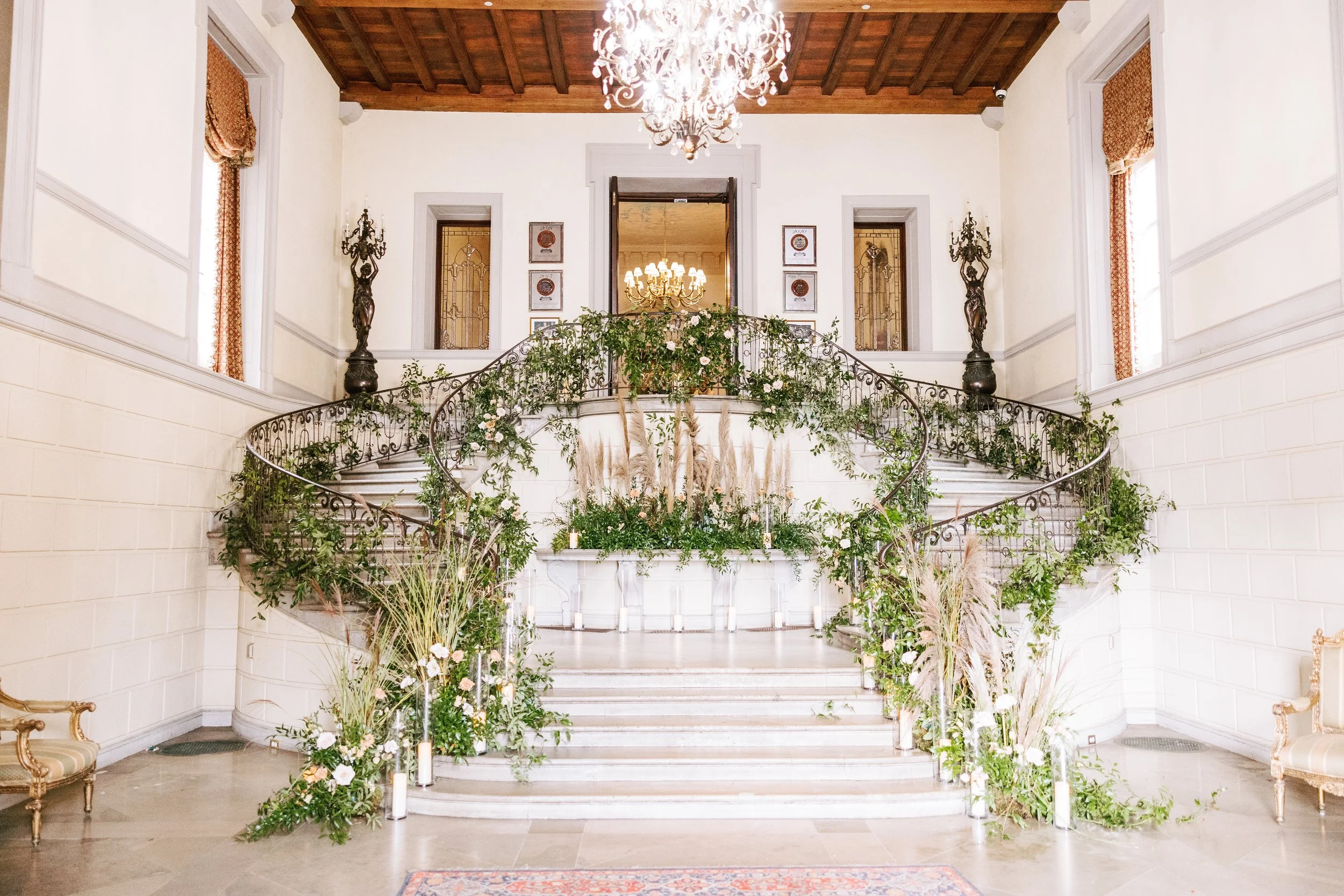 grandstaircase_greenery_organic_daisy_carl.jpg