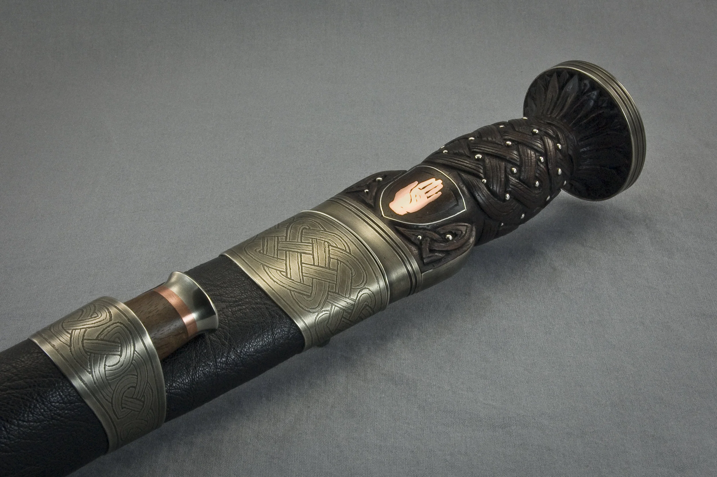 D.C. Dirk Handle detail.jpg
