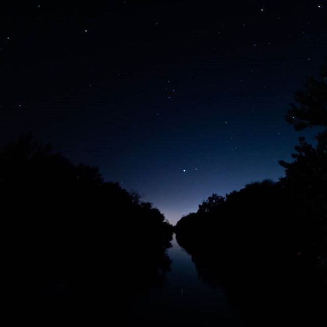 The Hennepin Canal State trail at night

#stargazing #trailrunning #ultrarunning #HennepinHundred #HennepinCanal #NightRunning #100mile