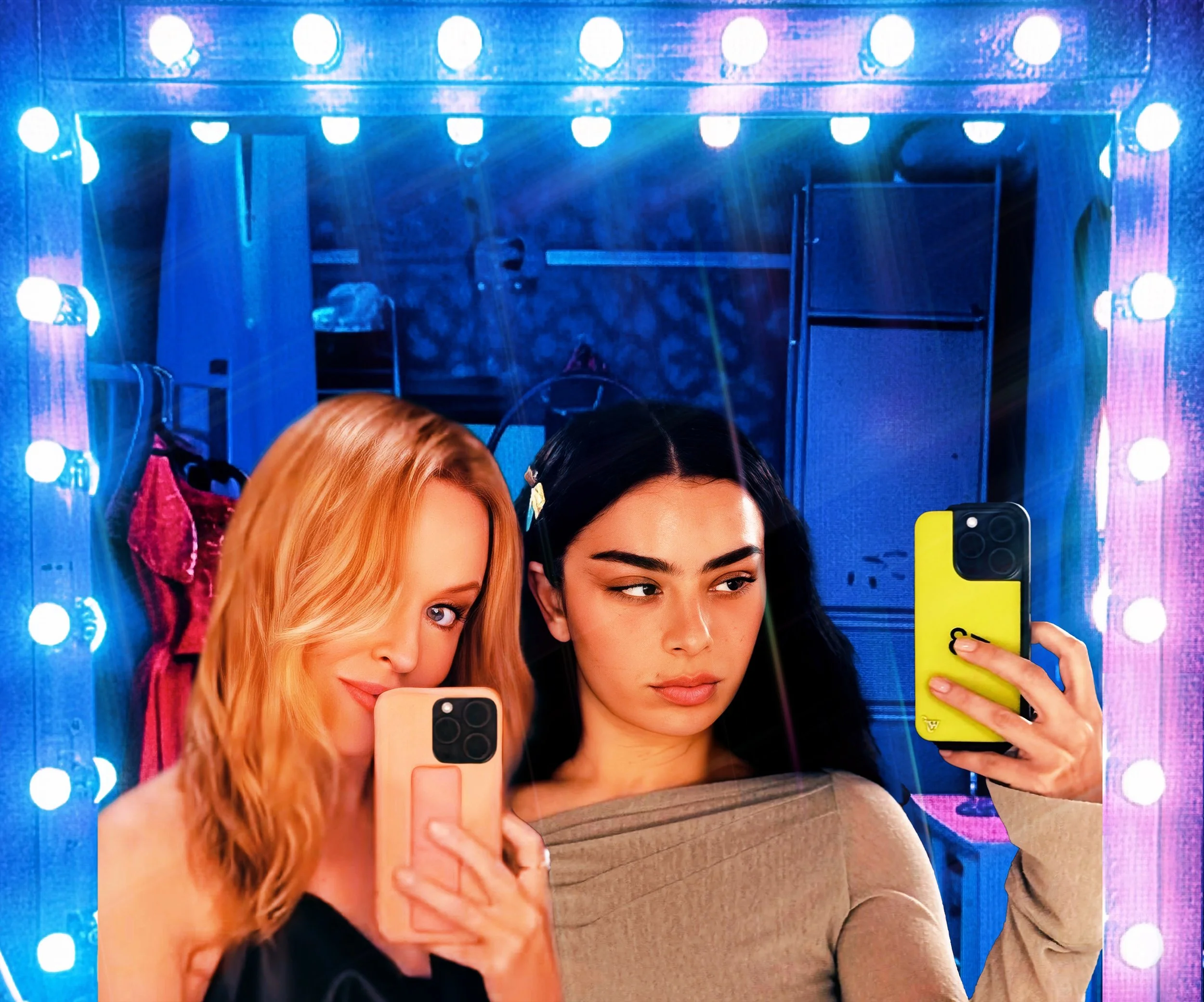 Kylie XCX - Selfie XCX w BG.jpg