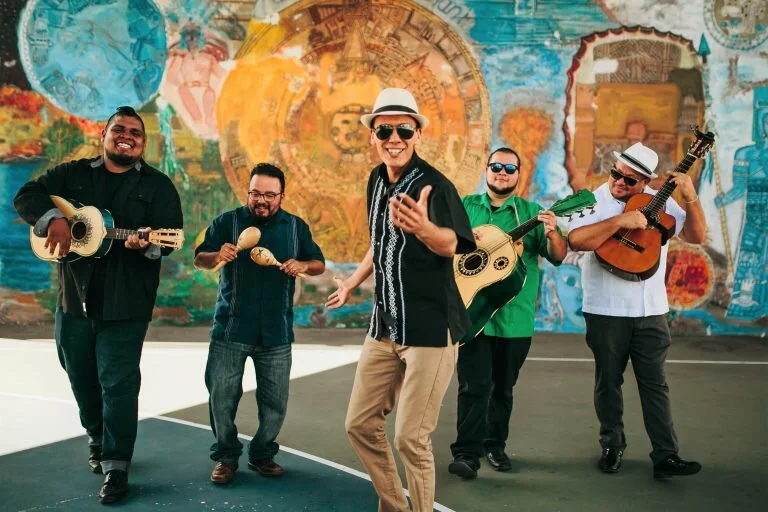 Cruzando Fronteras - Jarabe Mexicano feat. Ballet Folklorico de Los Angeles