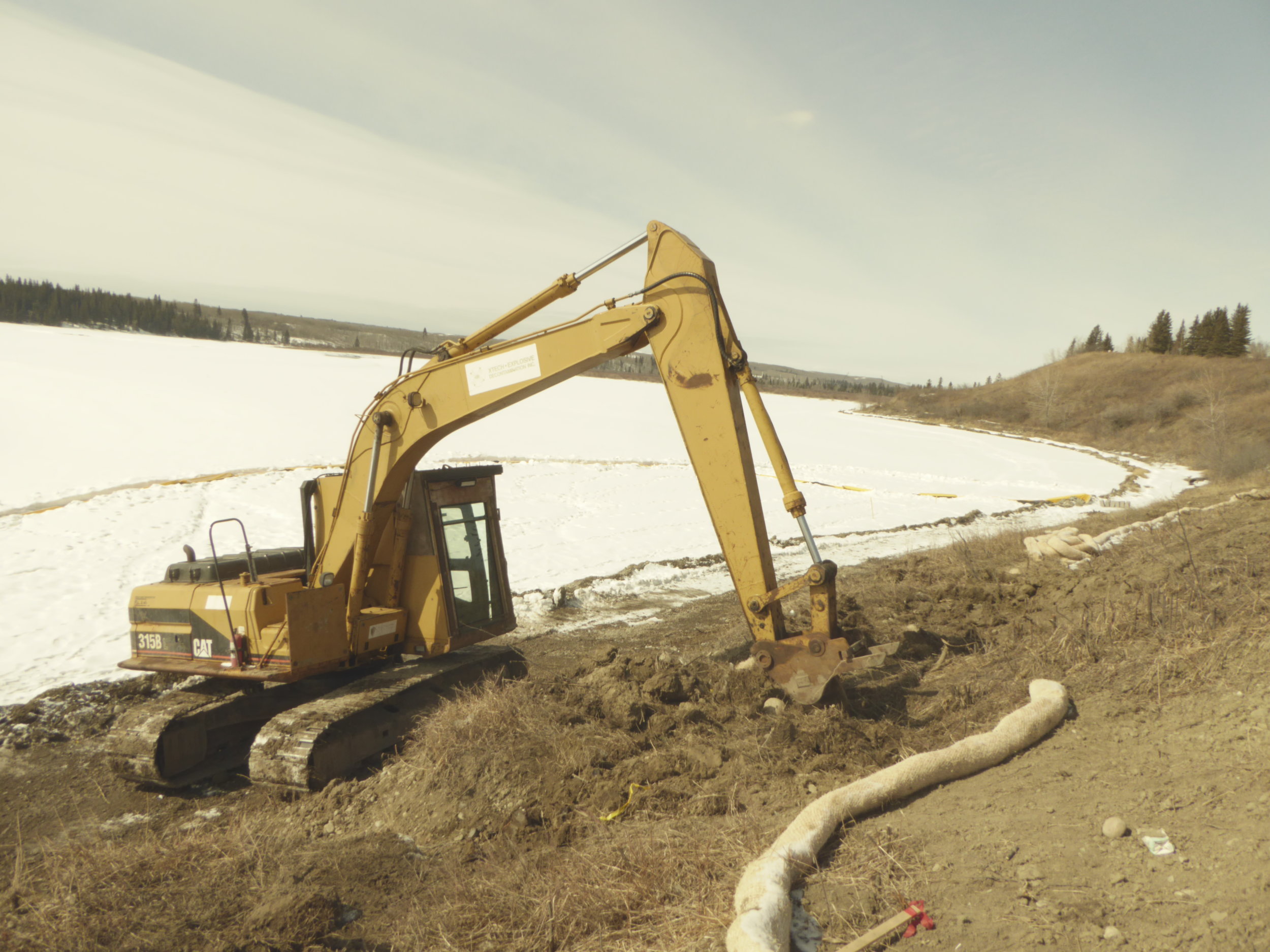 KIDCO - 37th St Storm Trunk Relocation - Armoured Excavator Target Investigation Simulation - Pic 1 - 5 Apr 18.JPG