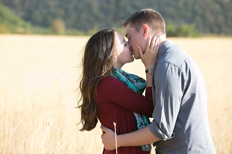 Quiet-Meadow-Farm-Engagement-Photos-0009.jpg
