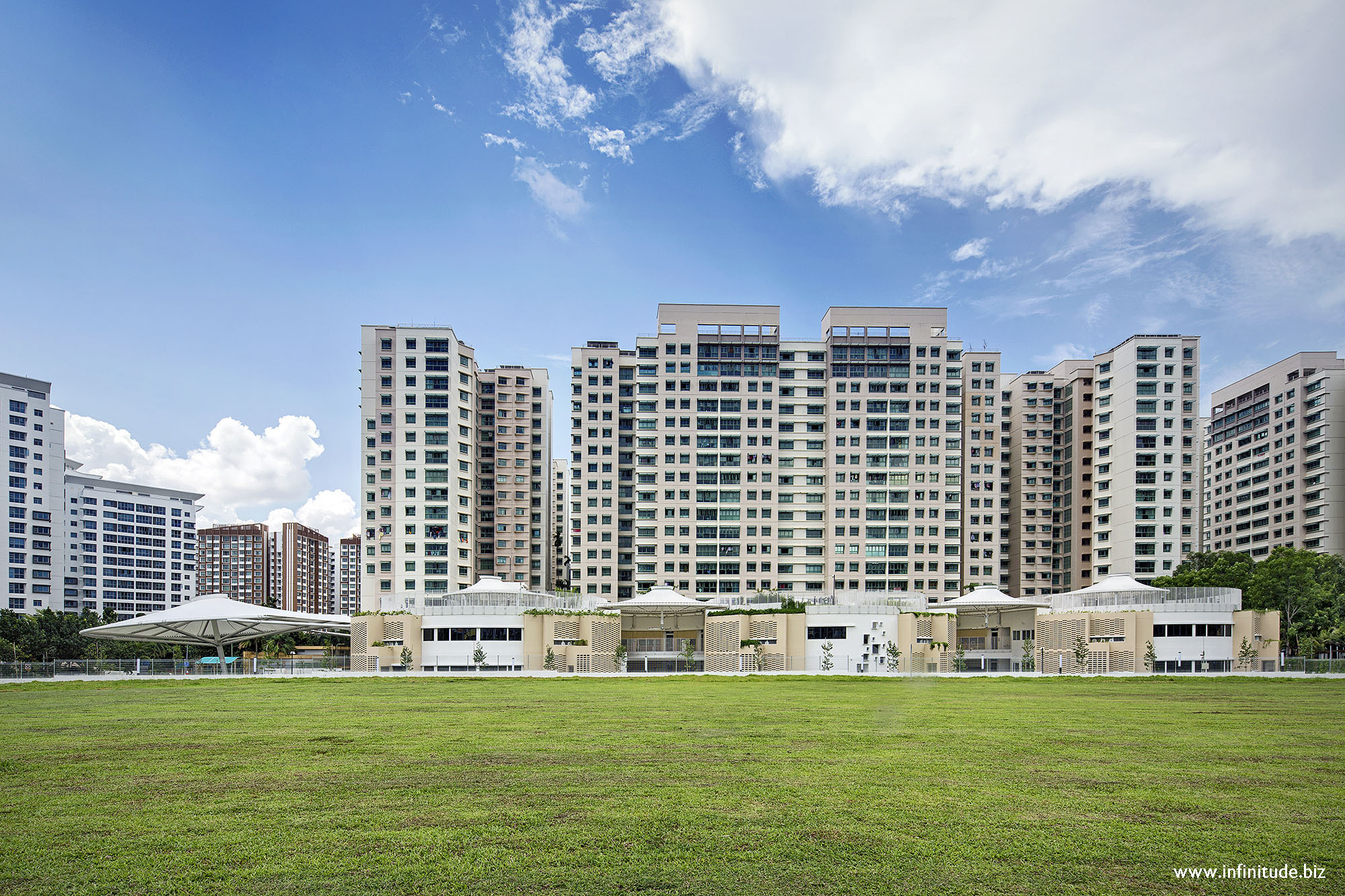 02-Exterior Side View_LR.jpg