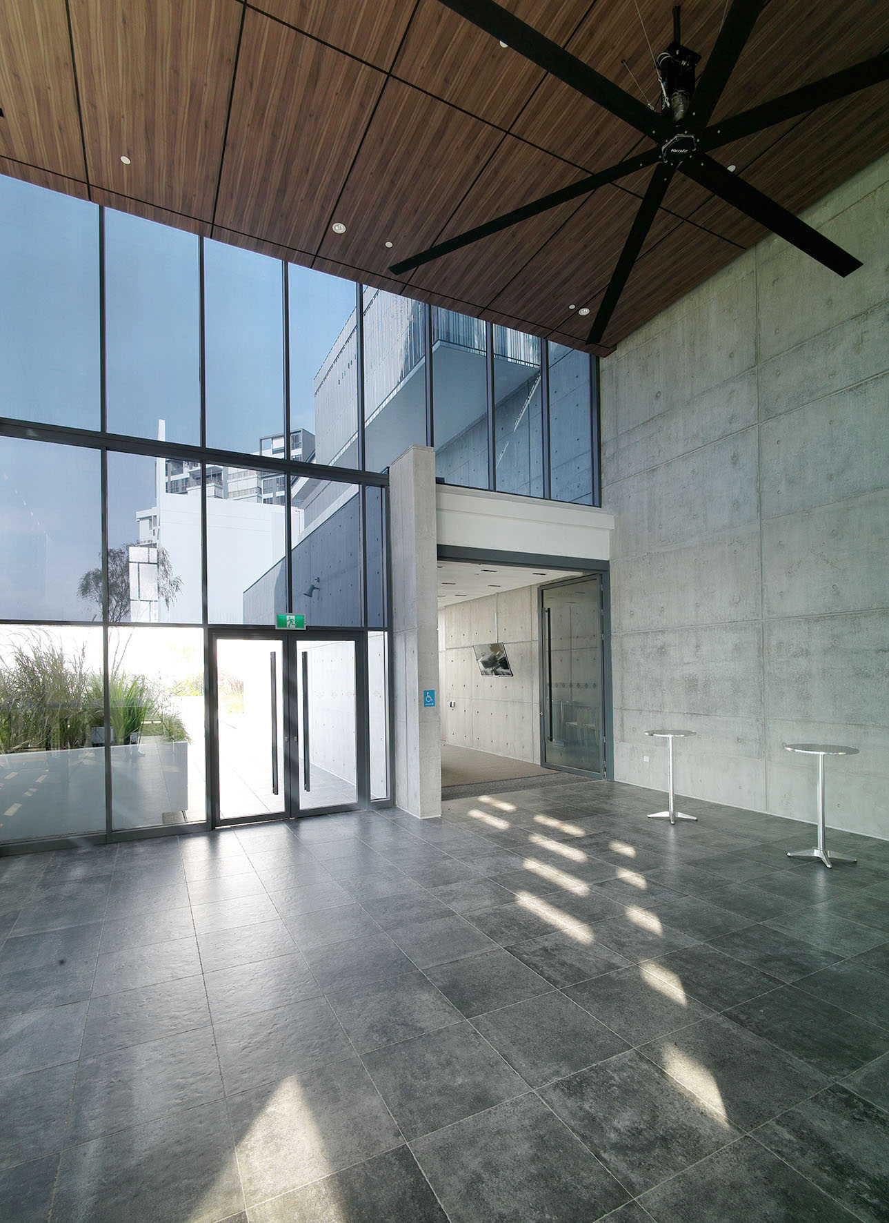 Foyer_4th_4.jpg