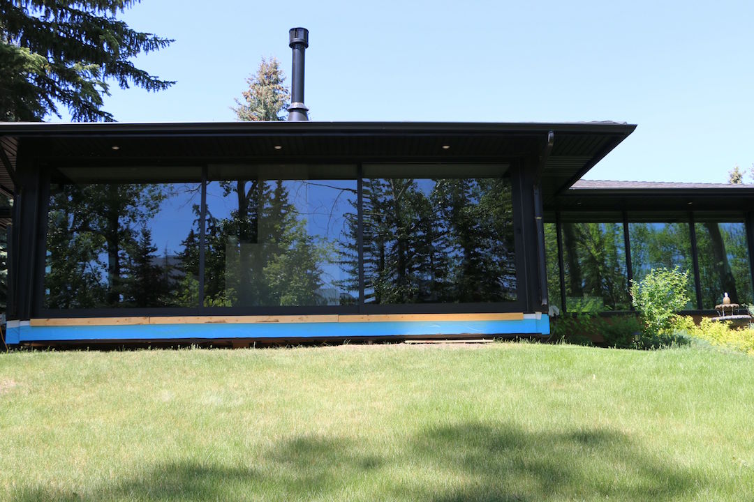 Sliding door