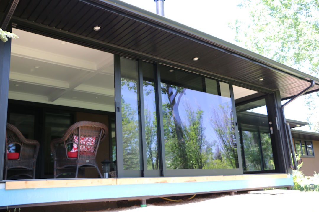 Sliding door