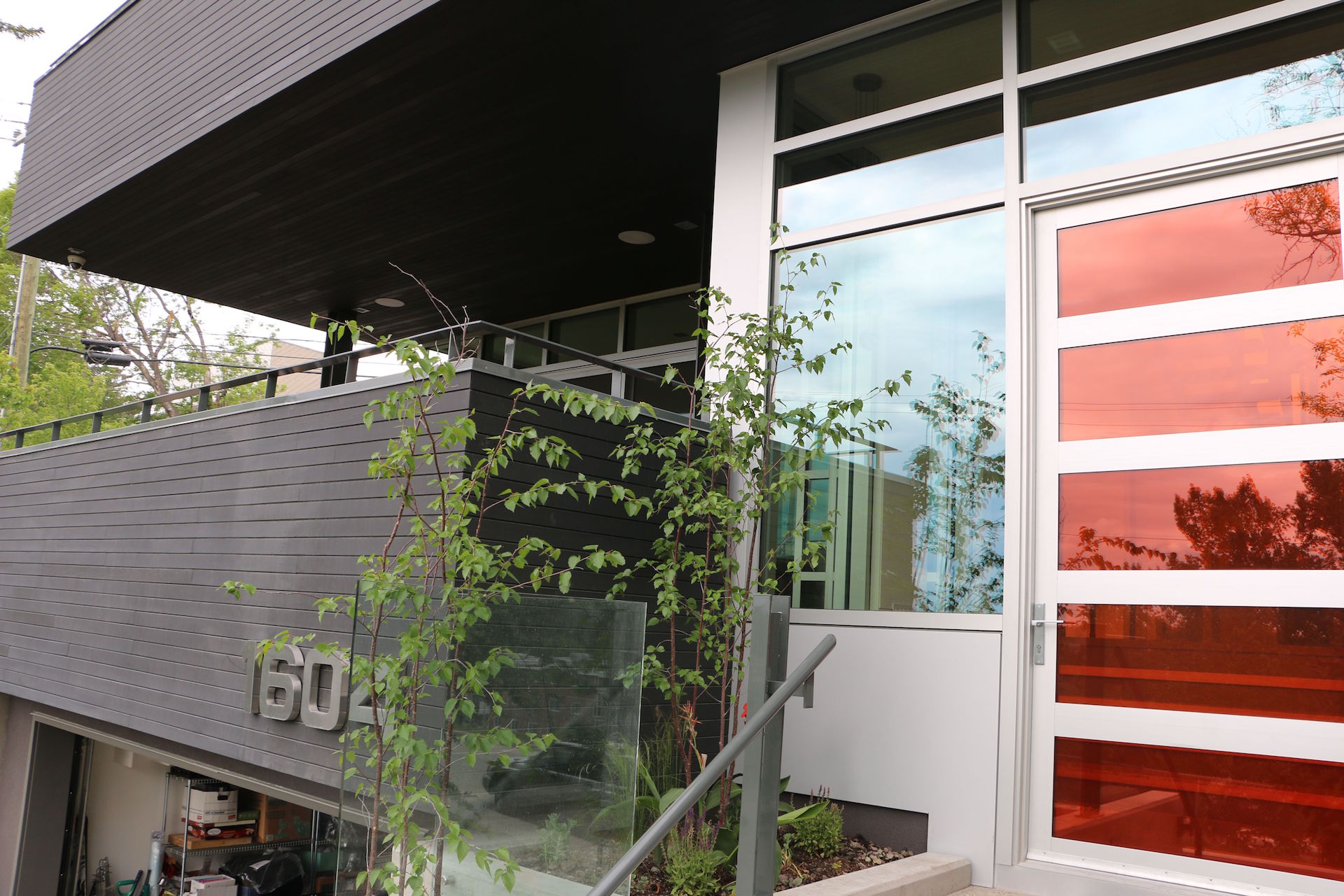 Curtainwall, door, aluminum panels