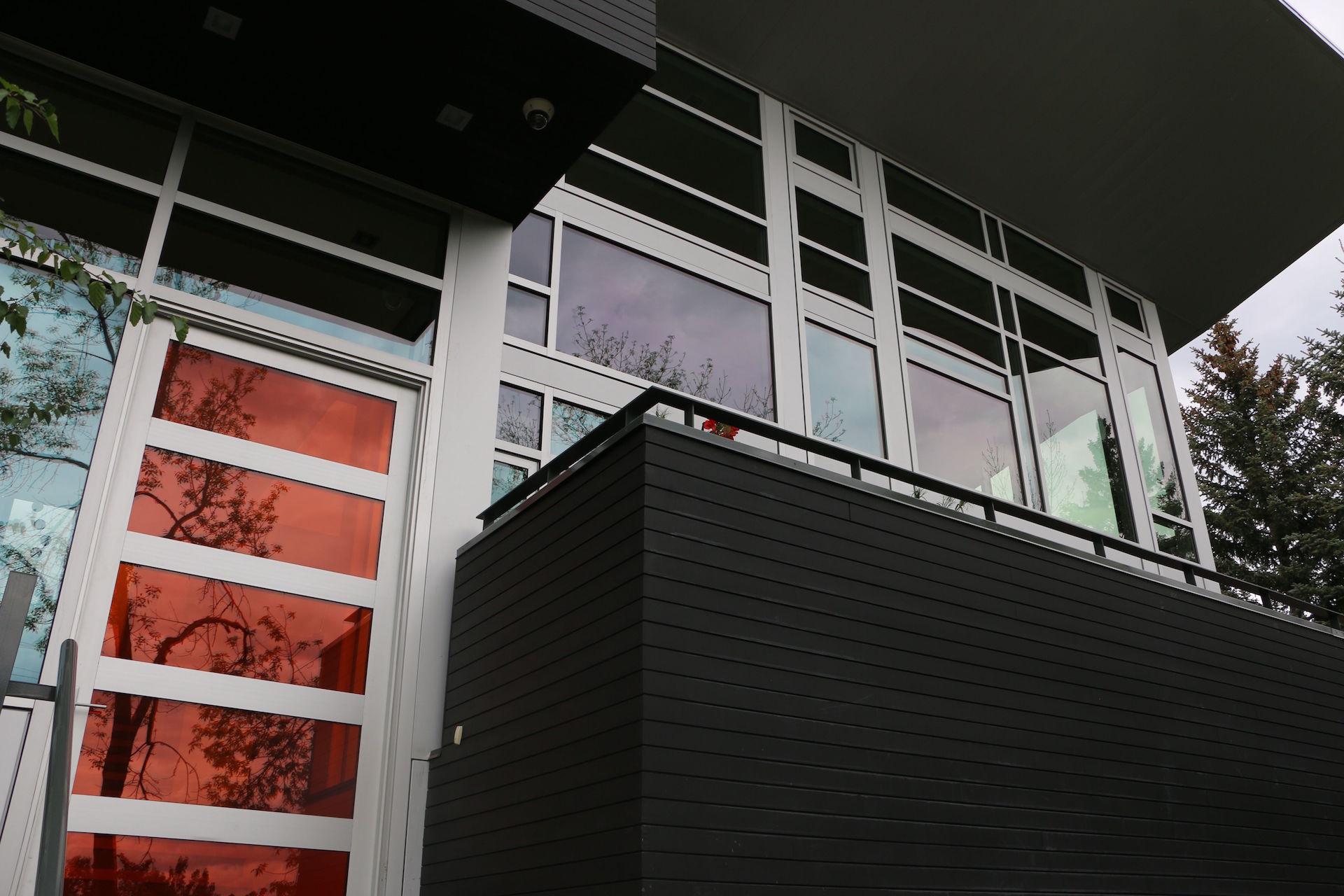 Curtainwall, door, aluminum panels