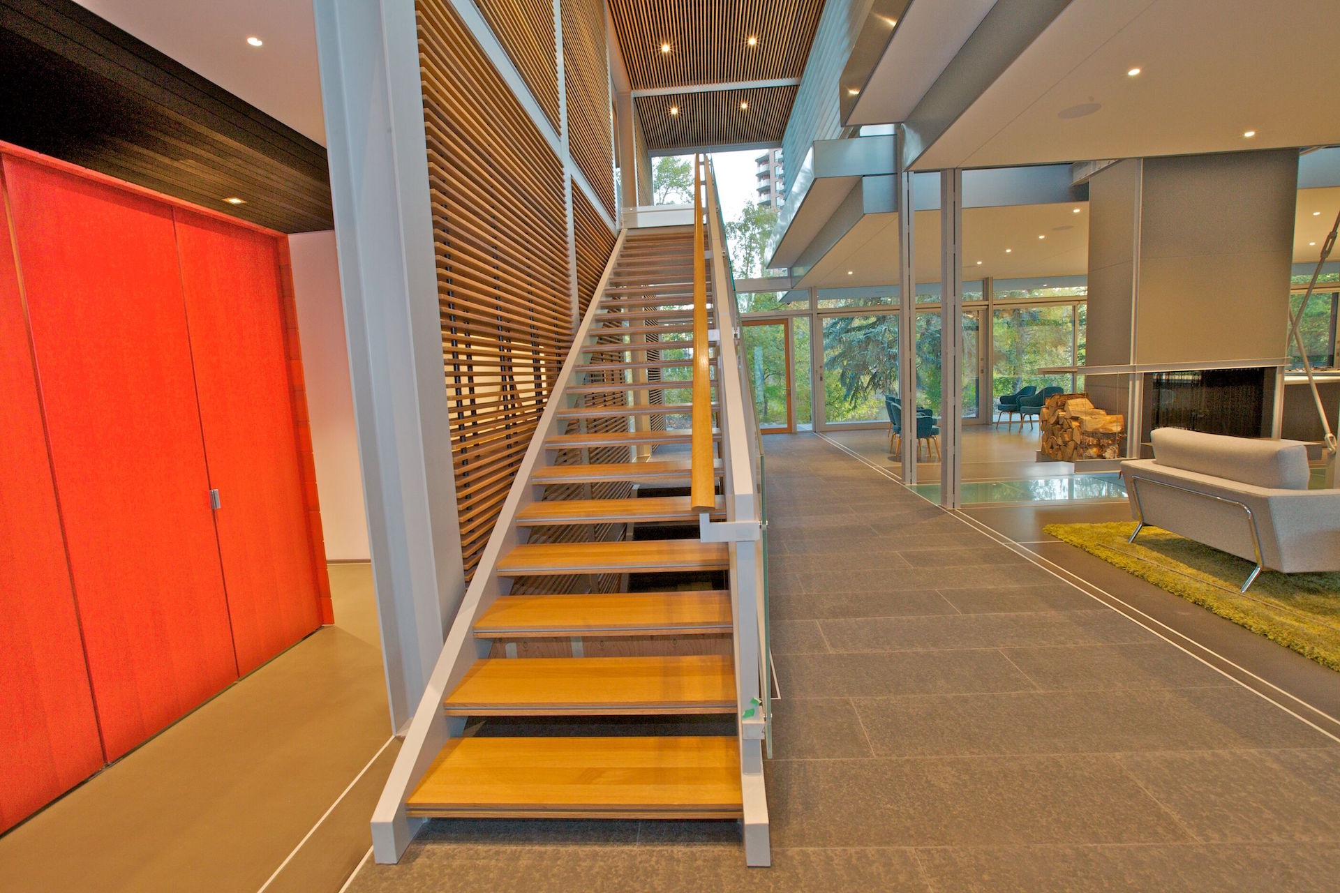 Multi-slide door, hinged door, aluminum details