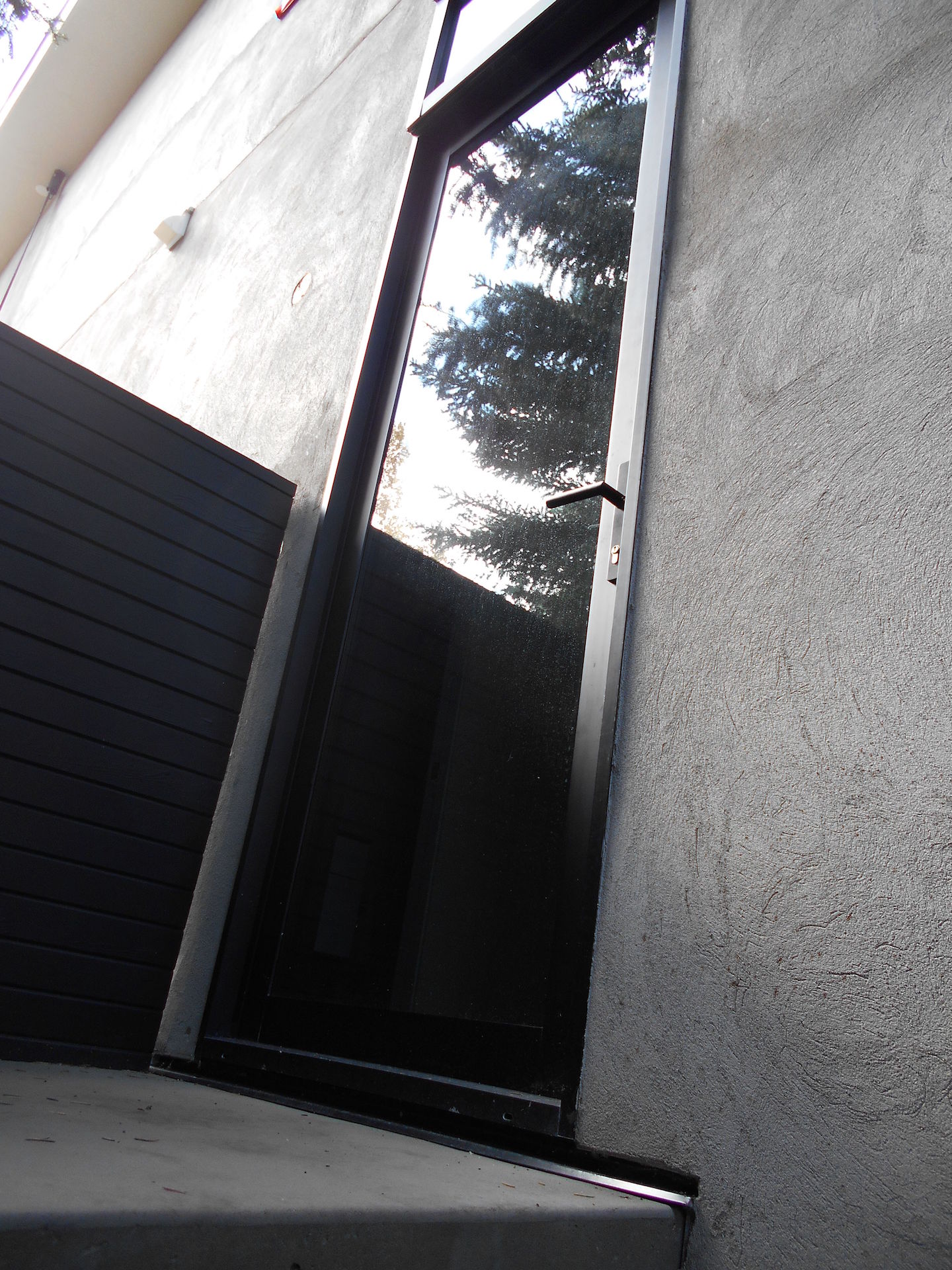 Swing door