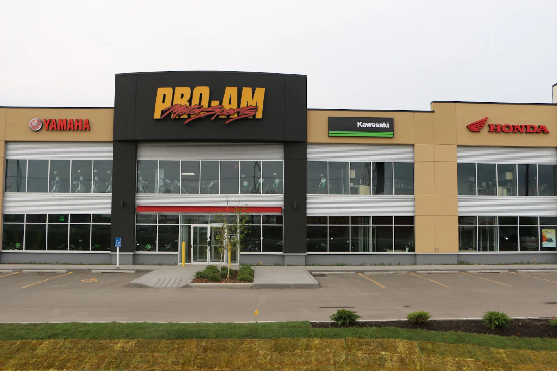 Alumicor 2200 series curtainwall and doors
