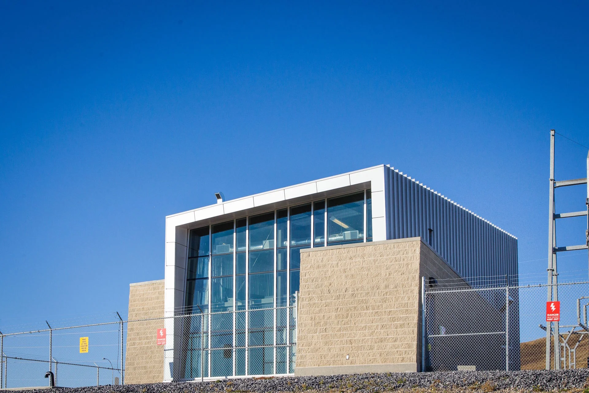 Alumicor 2500 series curtainwall with SSG