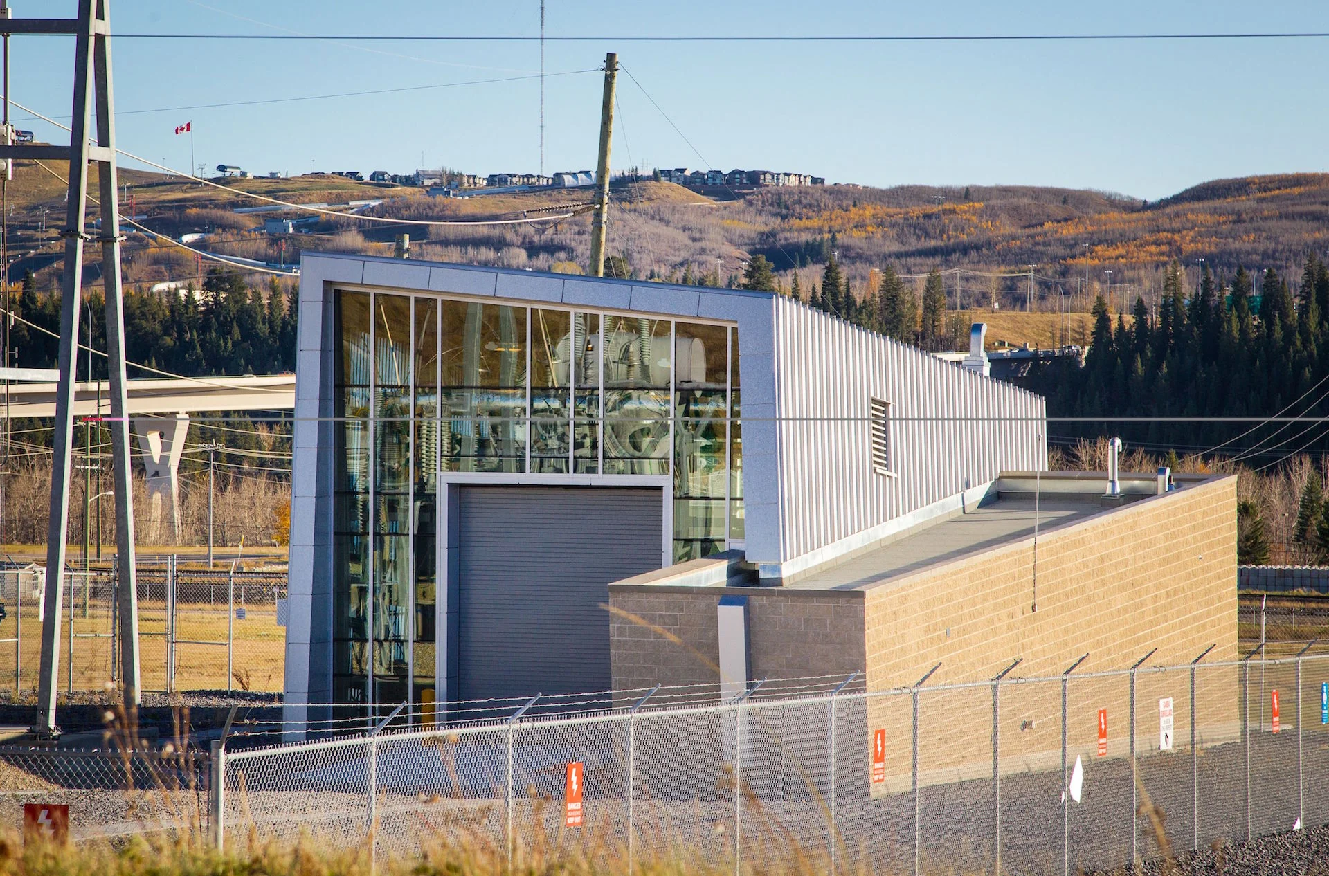 Alumicor 2500 series curtainwall with SSG