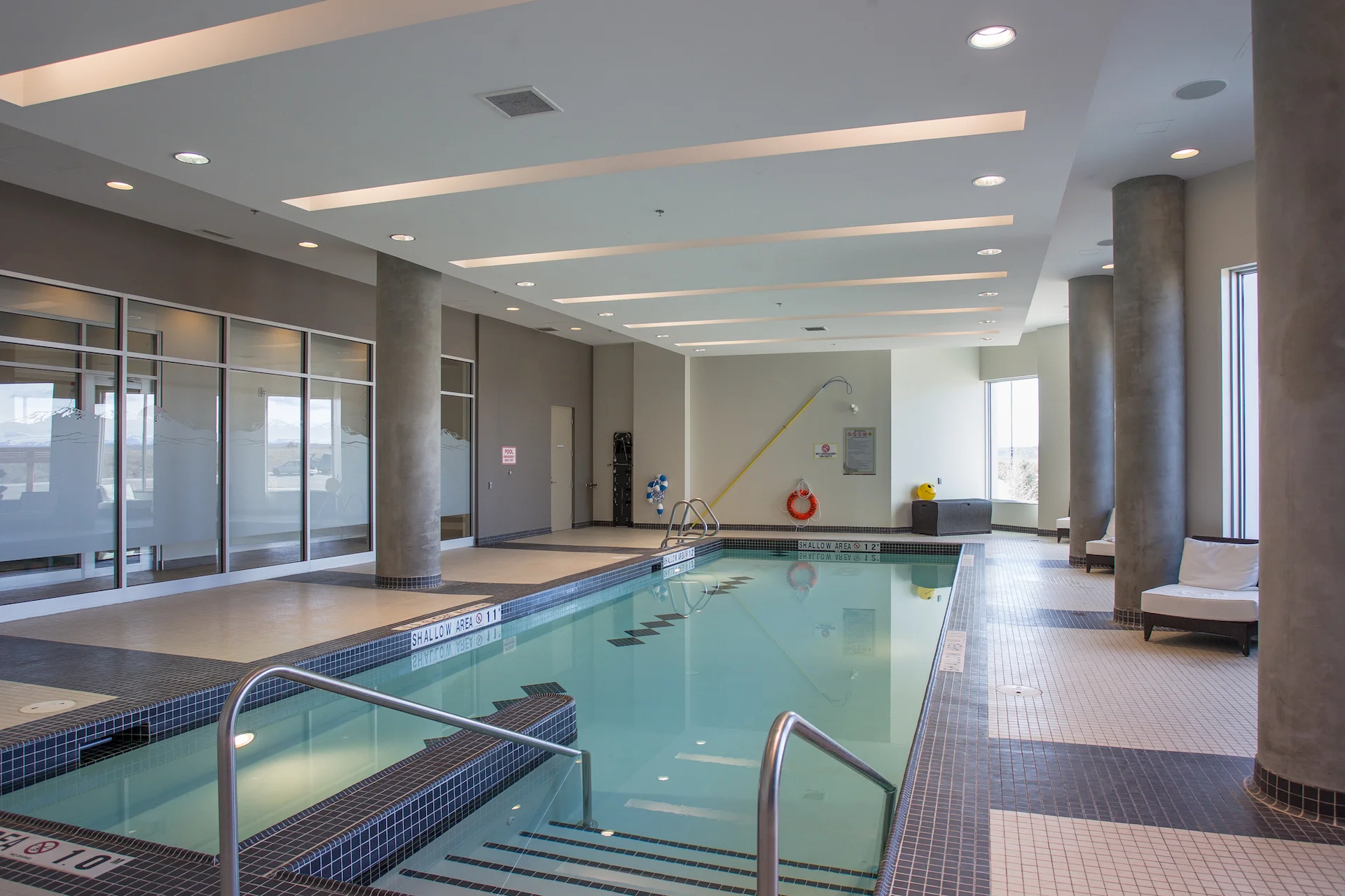 Alumicor 970 series windows and 1800 series interior storefront 