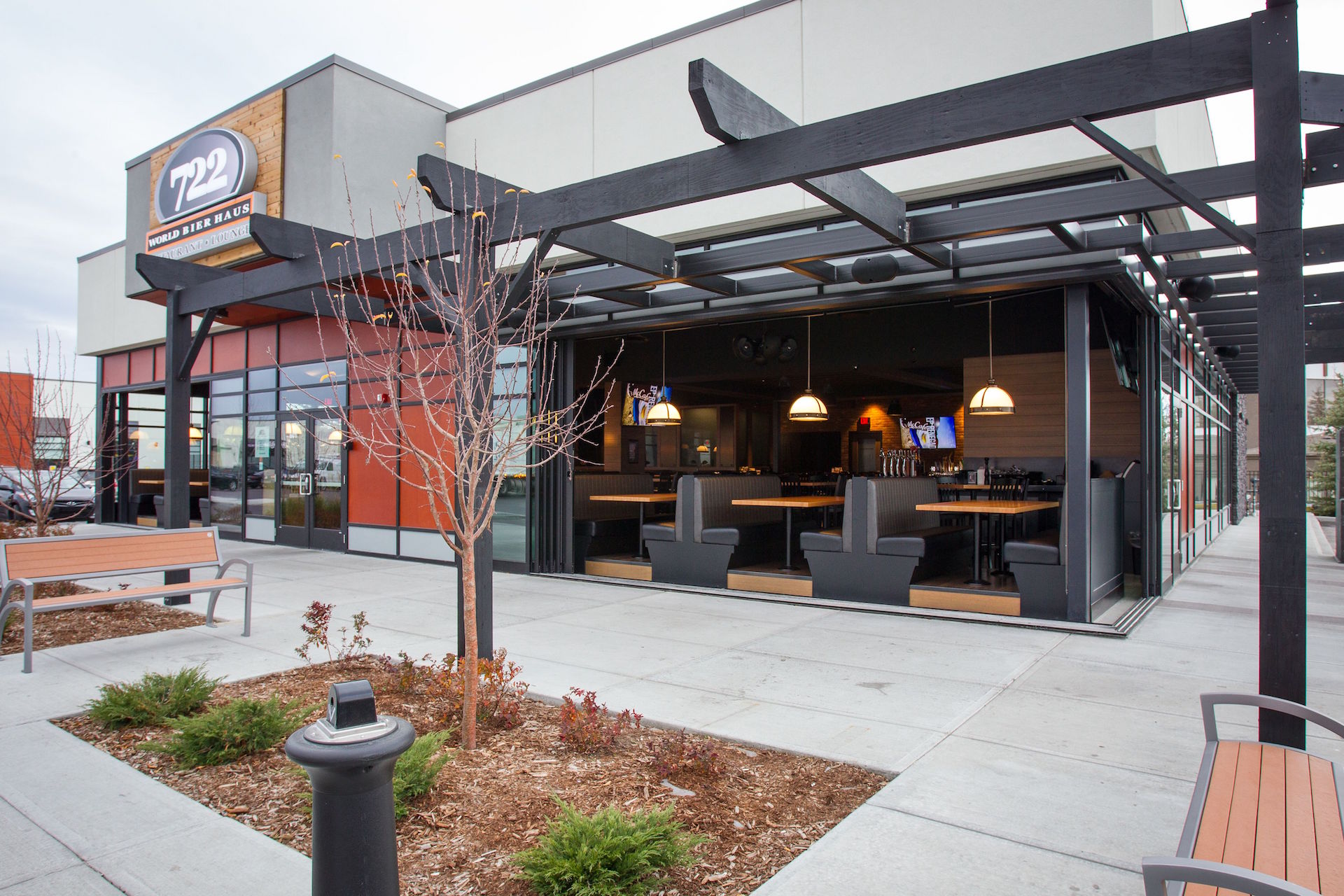 Fleetwood 3070CR custom multi-slide doors, Alumicor 2500 series curtainwall and doors, Prodema spandrel panels
