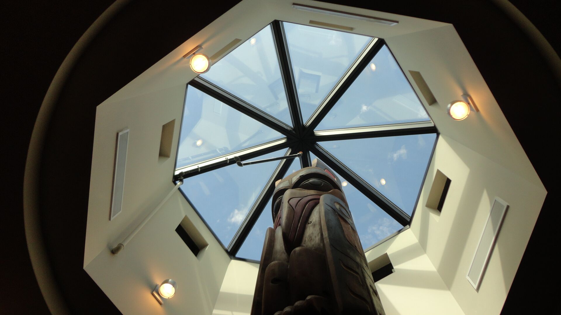 Pyramid skylight