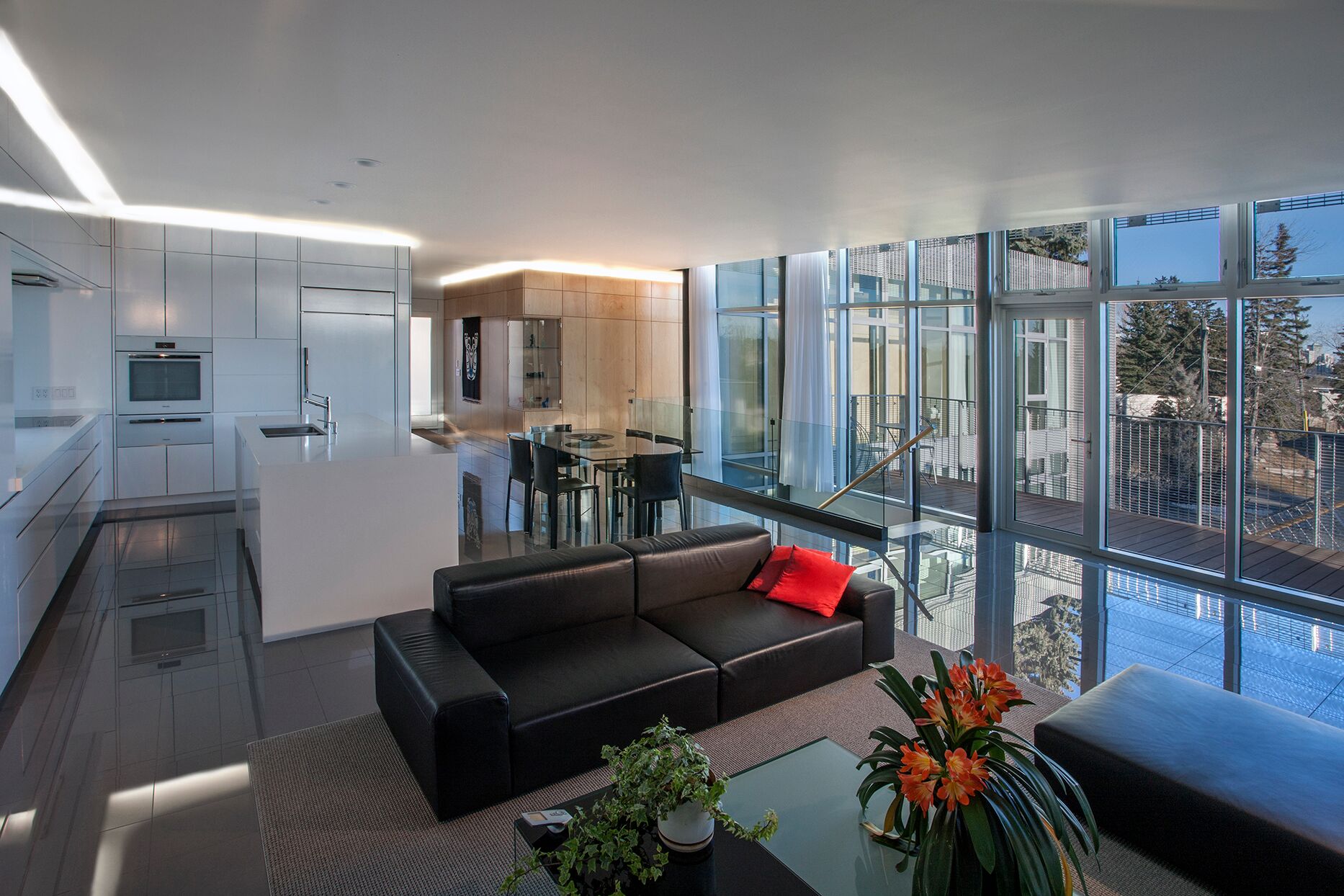 Alumicor triple glazed 2600 series, 1350 vents and Fleetwood doors