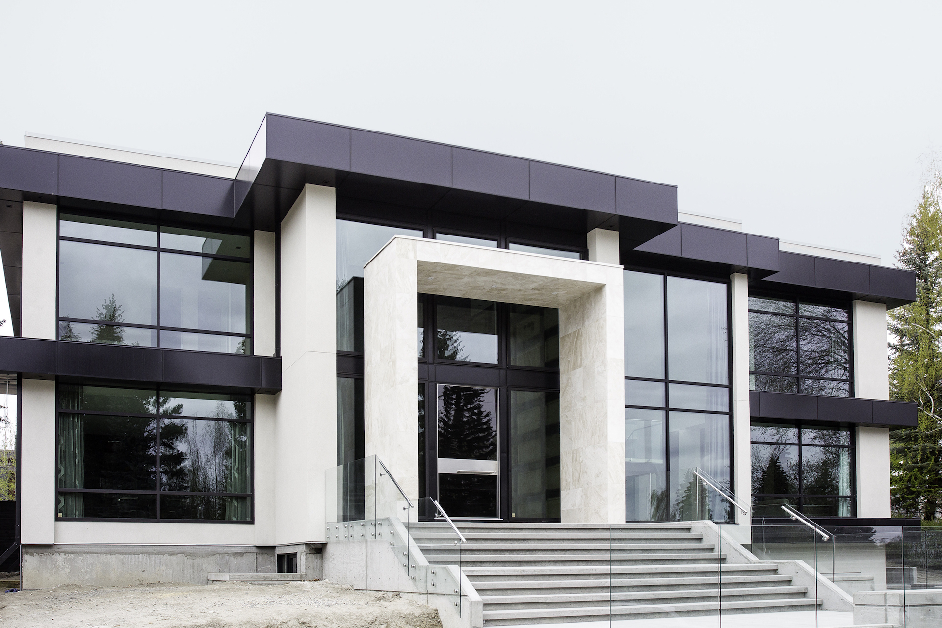   Domestic building excellence   At Alumicor, they’ve gone to great lengths to achieve building excellence with aluminum envelope products. At TAG, we go the extra mile to make their systems perform in custom residential applications. 