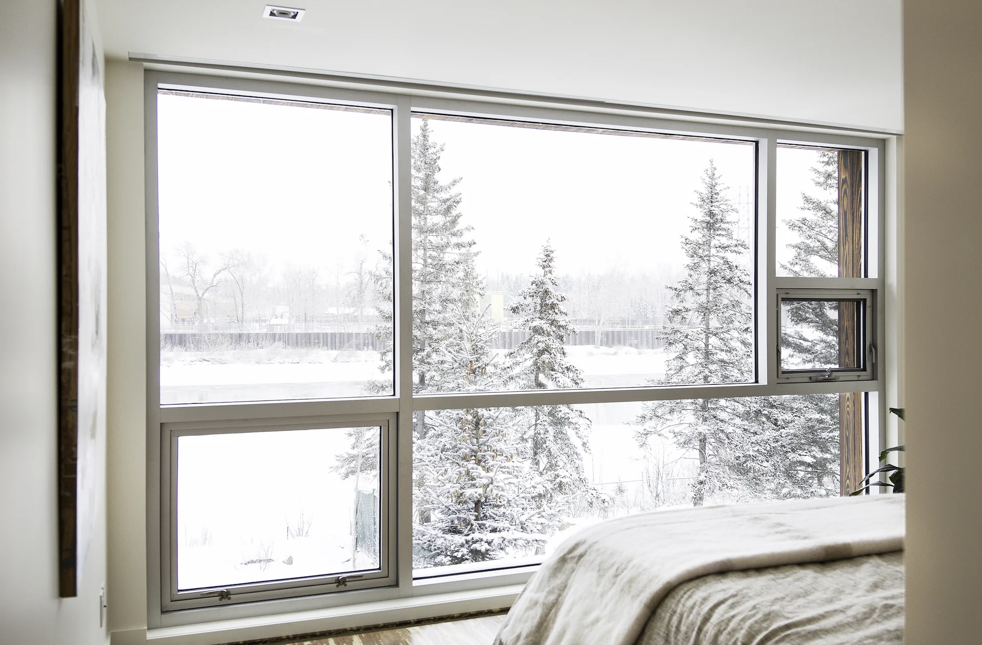 Alumicor 2600 series windows