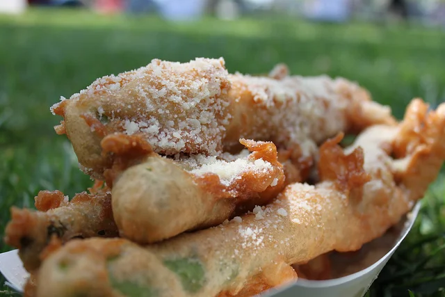 The signature dish, deep-fried asparagus