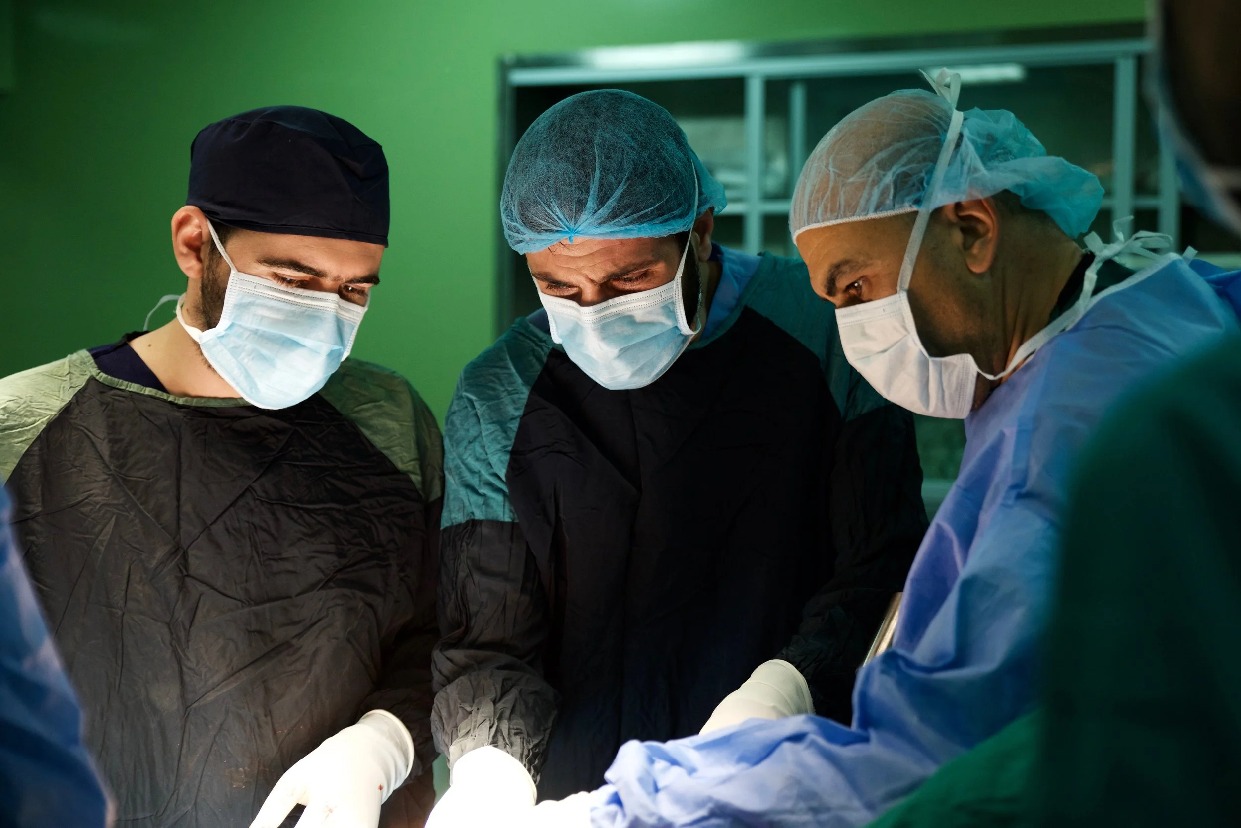 GSMSG surgeons instructing local counterparts in Iraq