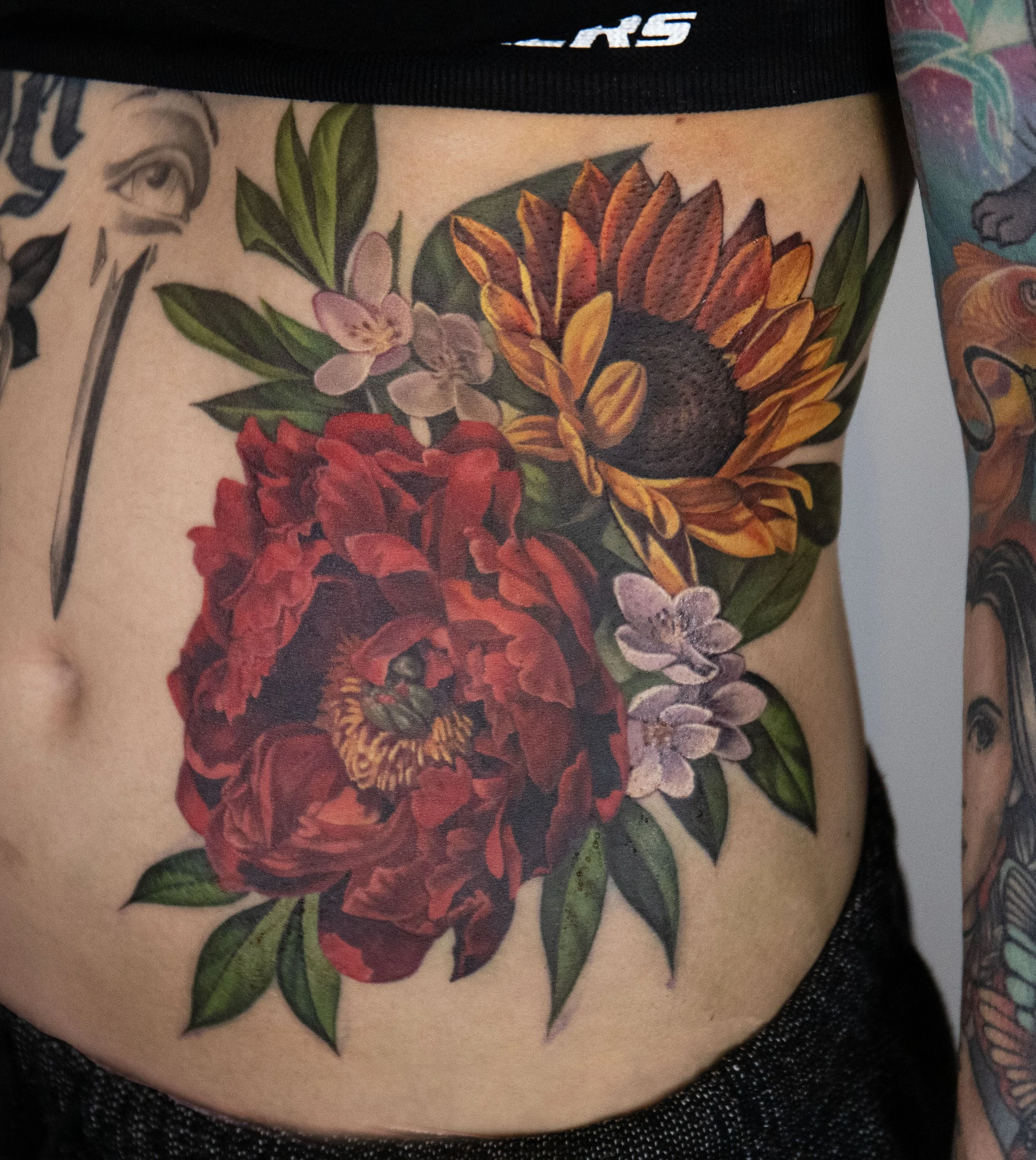 stomach florals closeup.jpg