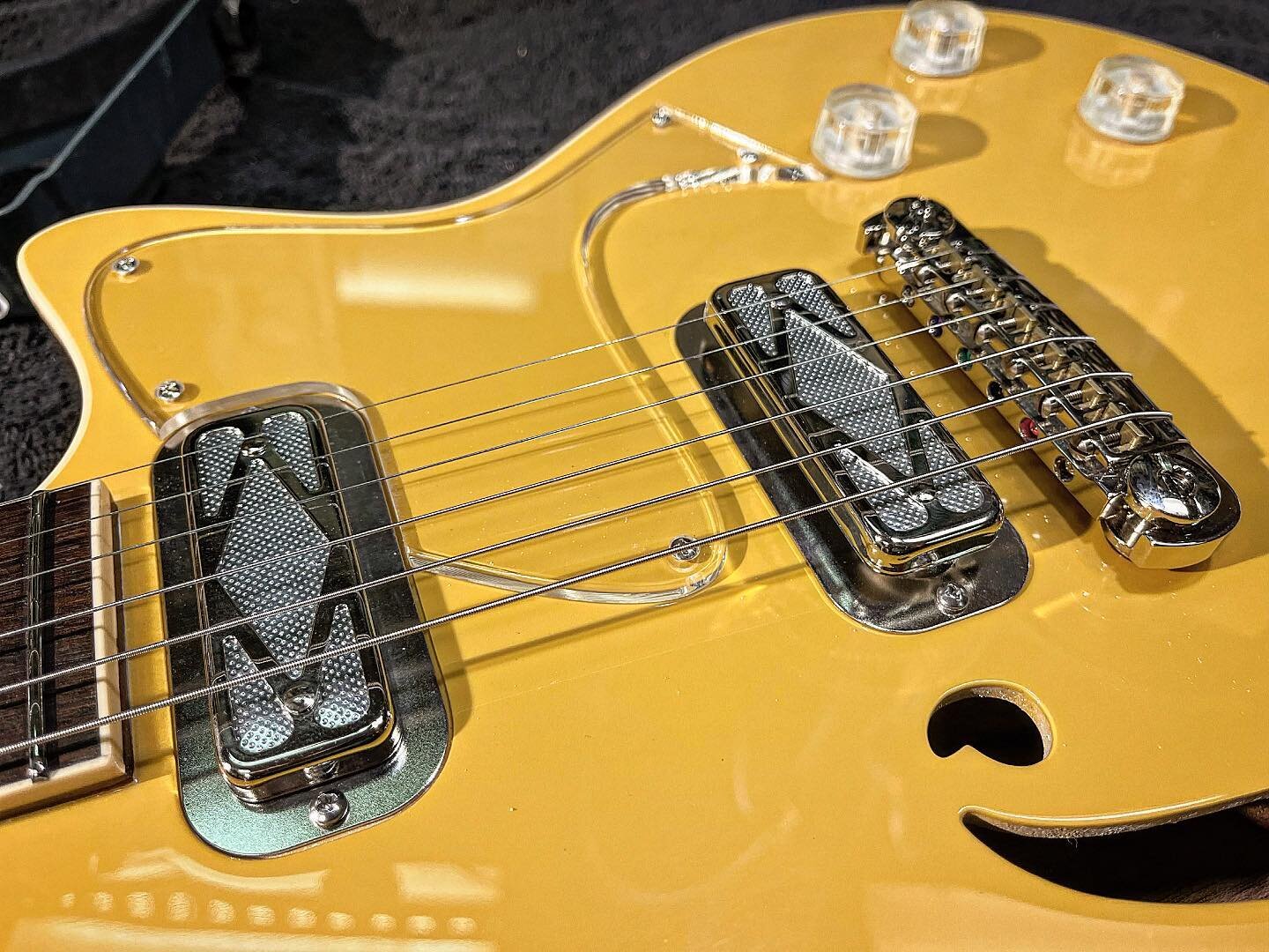 It&rsquo;s a Duoglide! @curtis_novak_pickups @schroederguitarhardware @haramismusicalhardware #bahamayellow #lucite #plexi #guitarsmadeinportland @themusicemporium @rockandrollover