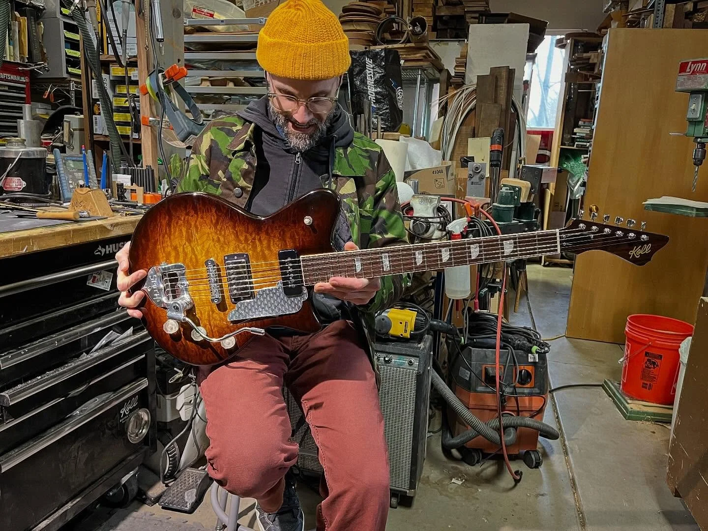 It&rsquo;s Ryan @ryverb meeting his Supercub. It&rsquo;s made of white limba #kollina with a western maple top and features a rosewood fingerboard with pearloid and silver inlays. Pickups by @tvjonesinc @castedosaguitars , bridge by @tuffsetbridge, v