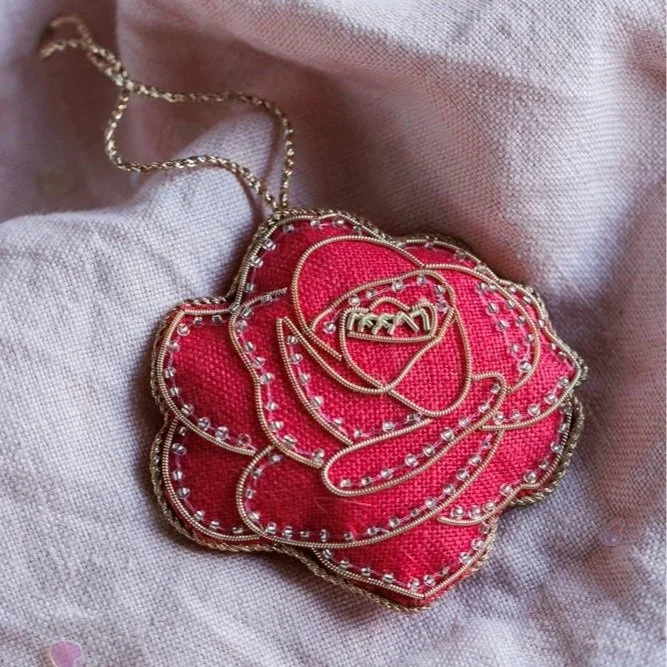 Rose in lipstick red