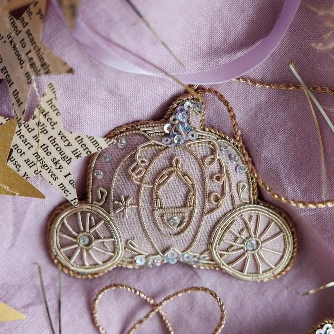 Fairytale Carriage in 'powder purple'